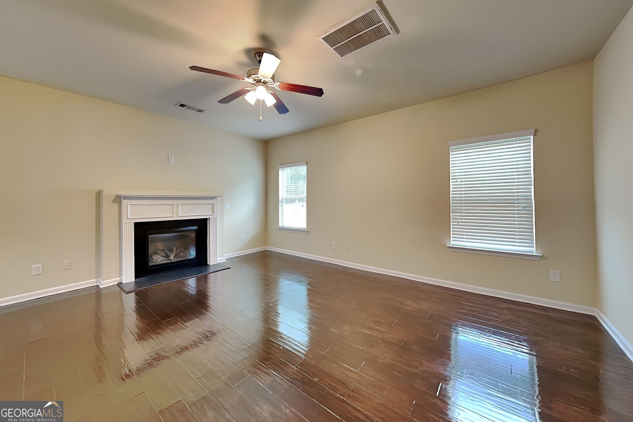 4 bedroom, 2.5 bathroom, 2,350 sq ft single family residence for sale at 759 Rolling Downs Drive, Loganville, GA 30052 — photo 8