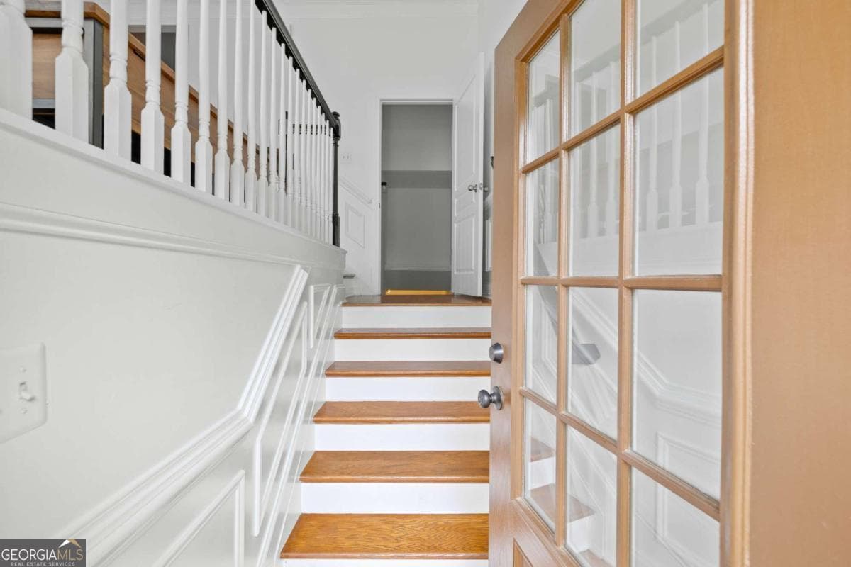 4 bedroom, 3.5 bathroom, 2,624 sq ft townhouse for sale at 9009 Woodland Trail, Alpharetta, GA 30009 — photo 3
