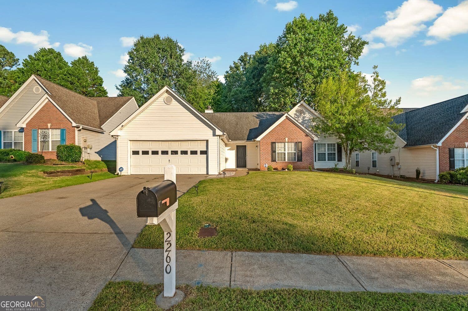 3 bedroom, 2 bathroom, 1,631 sq ft single family residence for sale at 2260 Carlysle Cove Drive, Lawrenceville, GA 30044 — photo 6