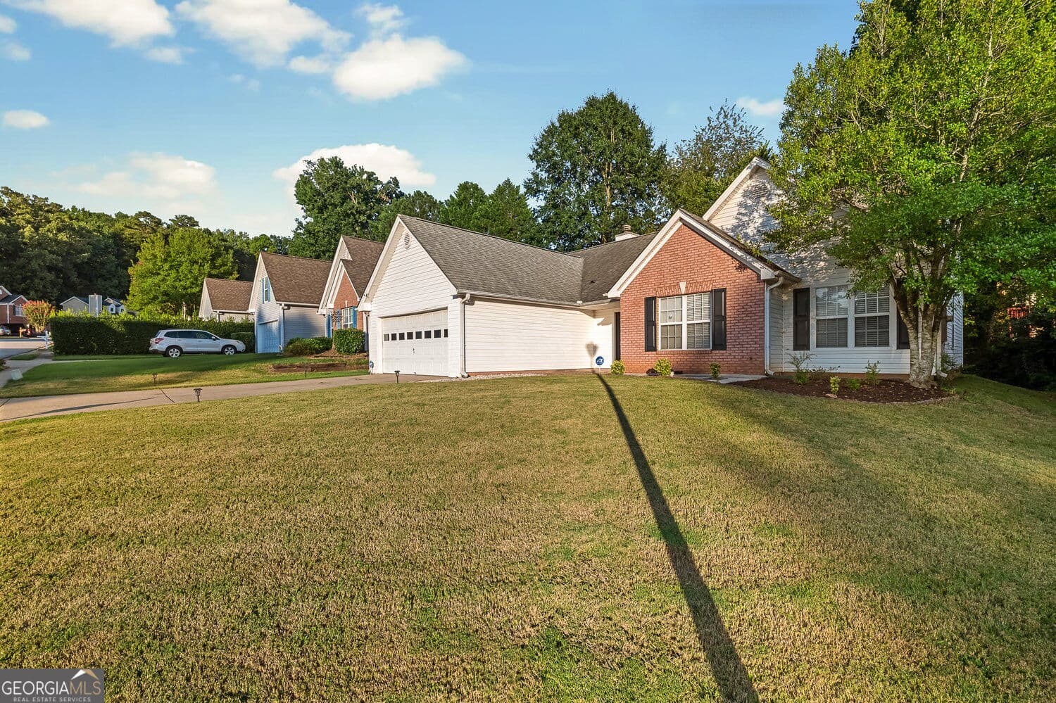 3 bedroom, 2 bathroom, 1,631 sq ft single family residence for sale at 2260 Carlysle Cove Drive, Lawrenceville, GA 30044 — photo 5