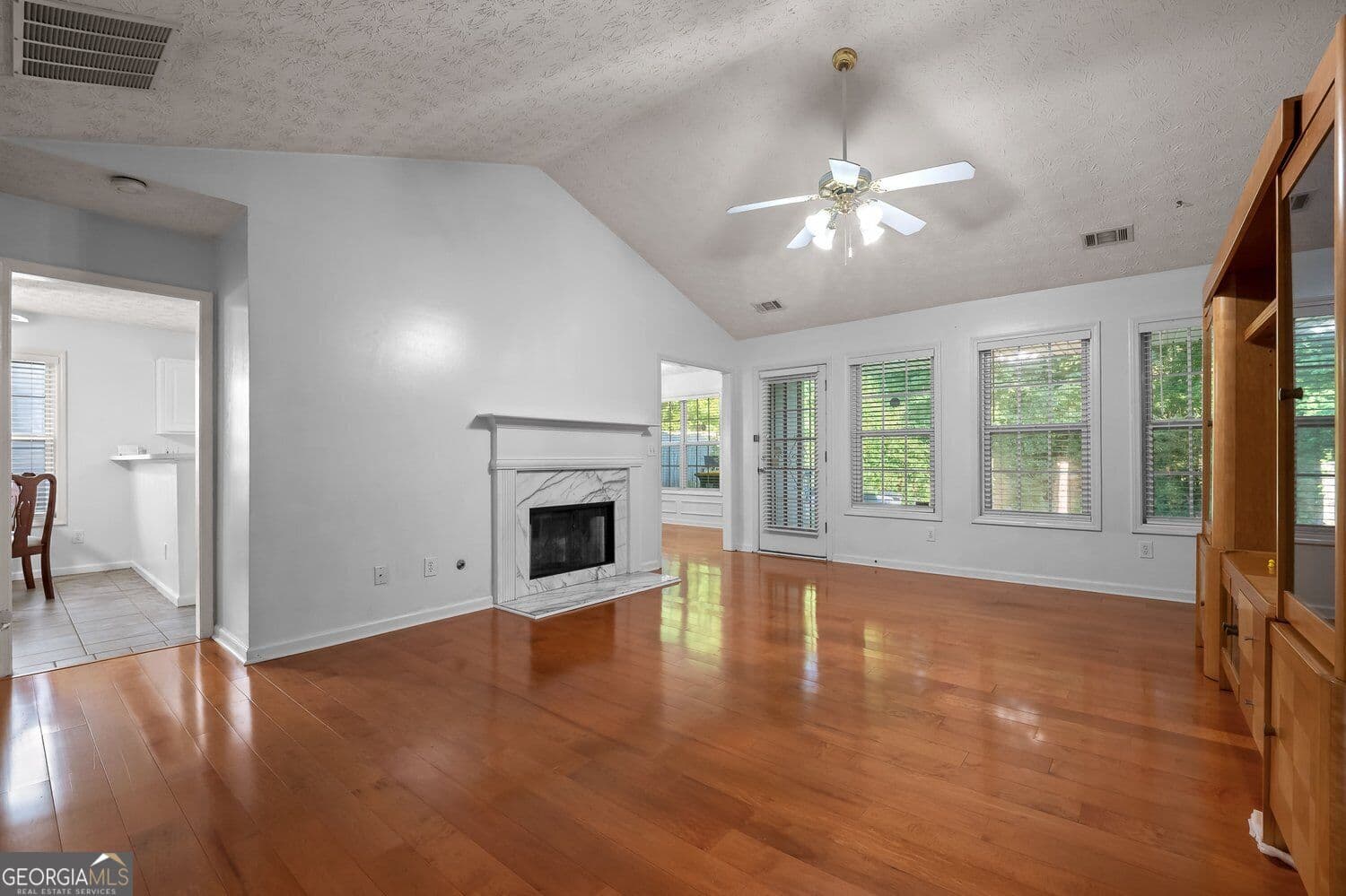 3 bedroom, 2 bathroom, 1,631 sq ft single family residence for sale at 2260 Carlysle Cove Drive, Lawrenceville, GA 30044 — photo 10