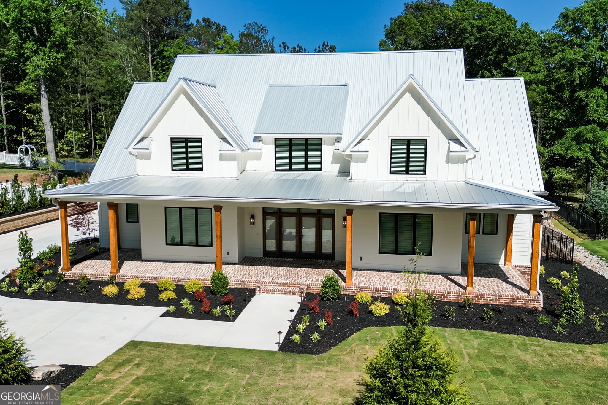 4 bedroom, 3.5 bathroom, 4,081 sq ft single family residence for sale at 604 Stallings Road, Senoia, GA 30276