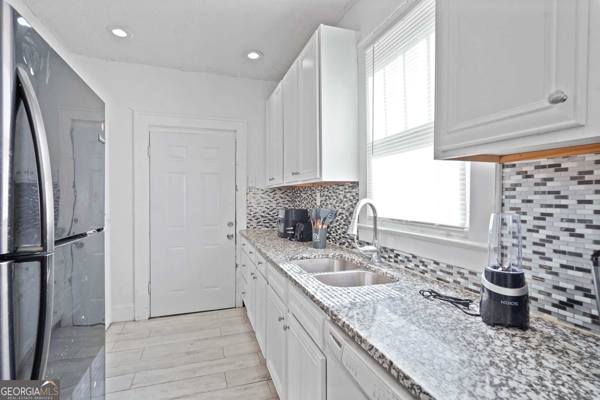 multi family for sale at 1789 Taylor Avenue, East Point, GA 30344 — photo 3
