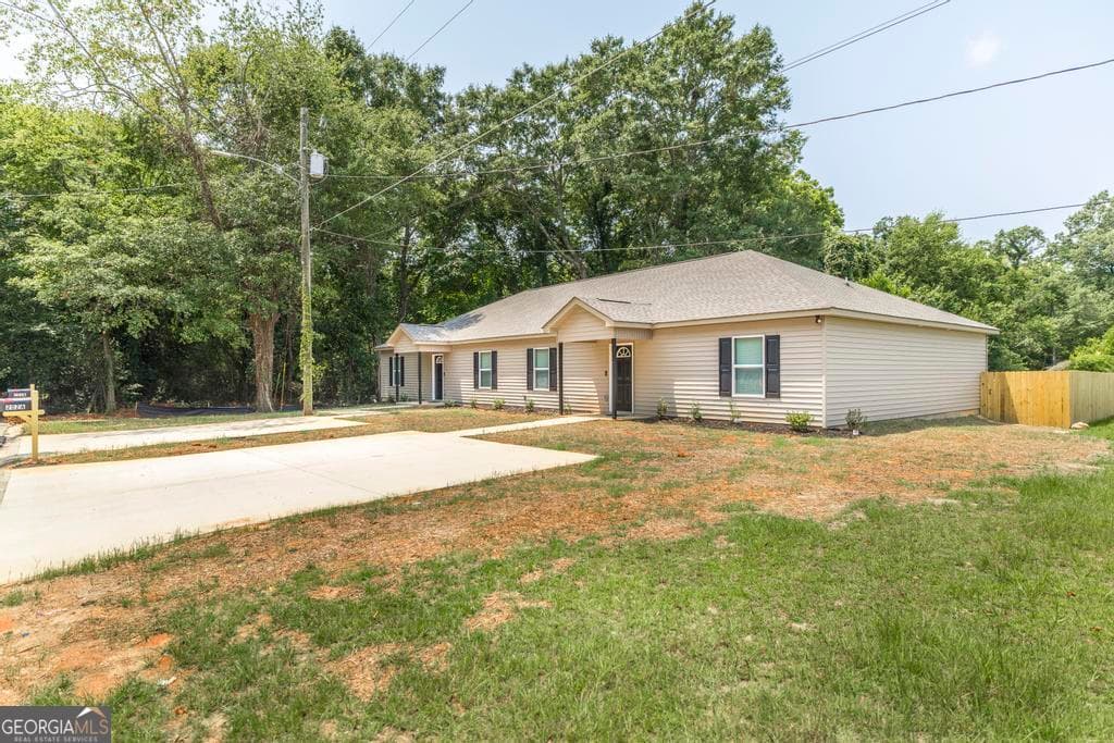 3 bedroom, 2 bathroom, 1,364 sq ft duplex for rent at 202B West Street, Warner Robins, GA 31088 for $1,900 a month — photo 1 of 21