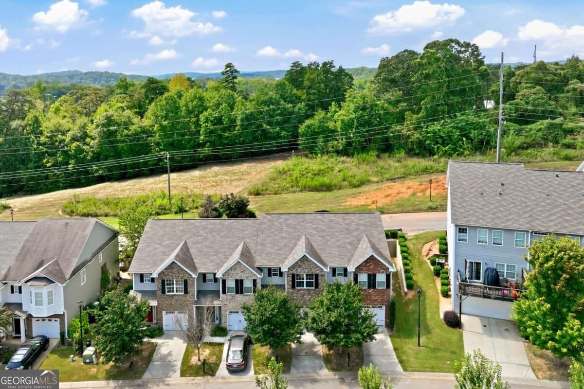 3 bedroom, 2.5 bathroom, 1,529 sq ft townhouse for sale at 1489 Bluff Valley Circle, Gainesville, GA 30504 — photo 6