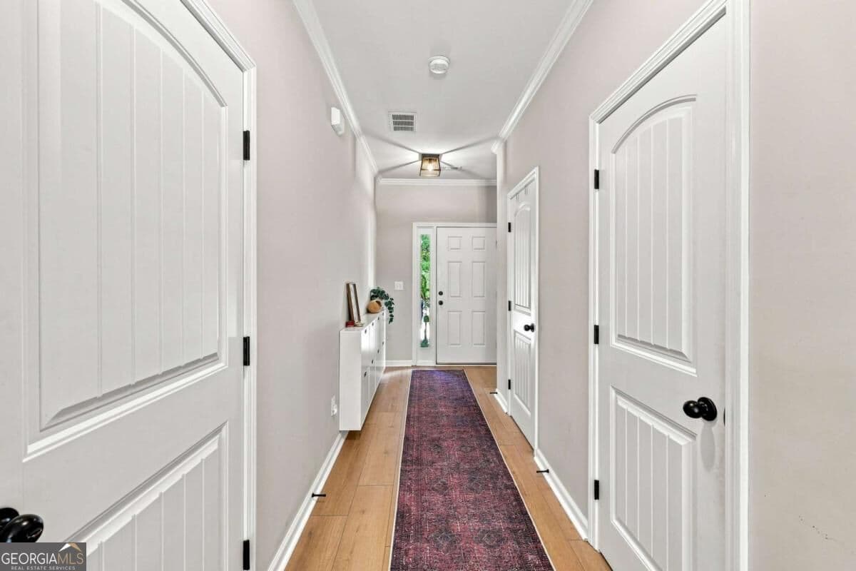 3 bedroom, 2.5 bathroom, 1,529 sq ft townhouse for sale at 1489 Bluff Valley Circle, Gainesville, GA 30504 — photo 9