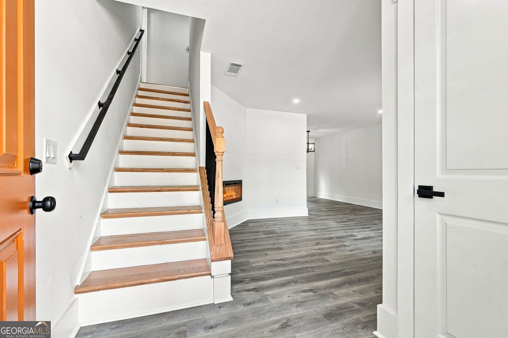 3 bedroom, 2 bathroom, 1,884 sq ft single family residence for sale at 5441 Forest Path Court, Stone Mountain, GA 30088 — photo 3
