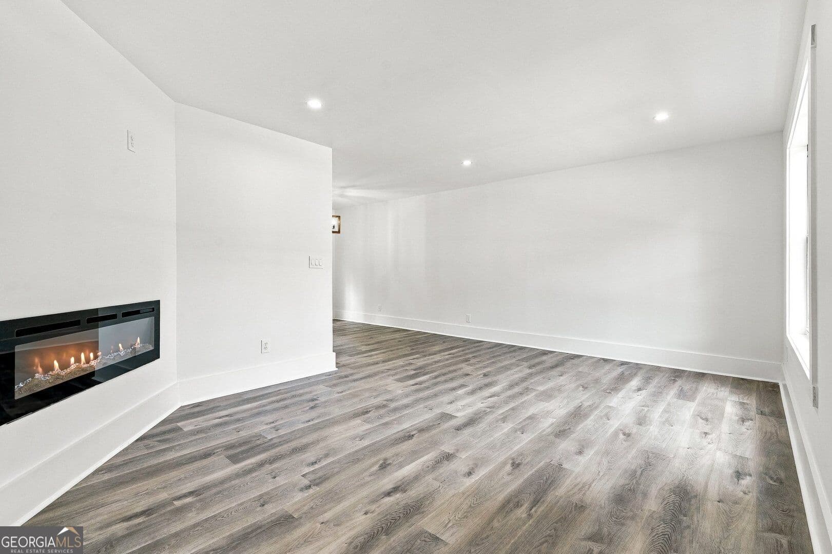 3 bedroom, 2 bathroom, 1,884 sq ft single family residence for sale at 5441 Forest Path Court, Stone Mountain, GA 30088 — photo 5