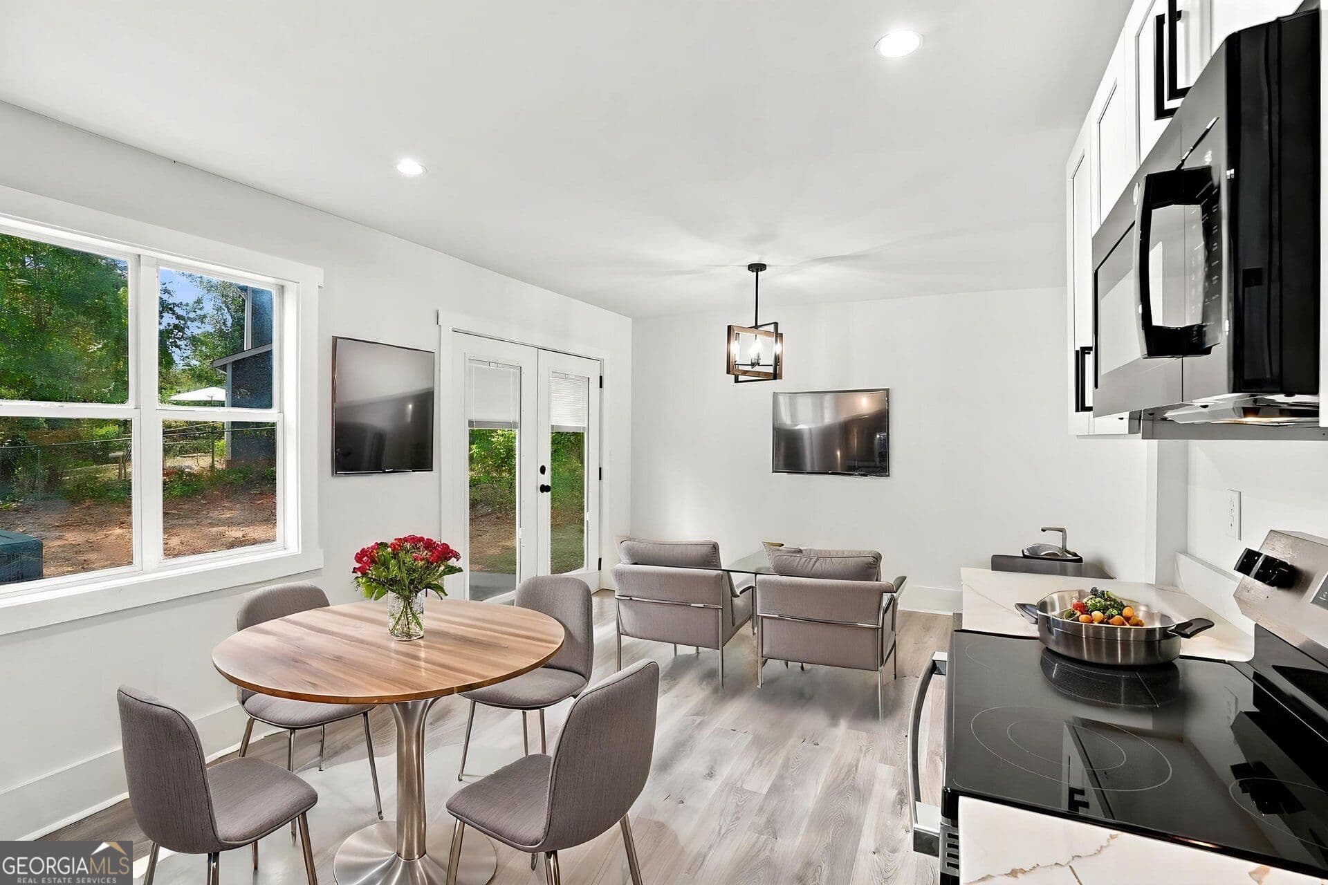 3 bedroom, 2 bathroom, 1,884 sq ft single family residence for sale at 5441 Forest Path Court, Stone Mountain, GA 30088 — photo 10