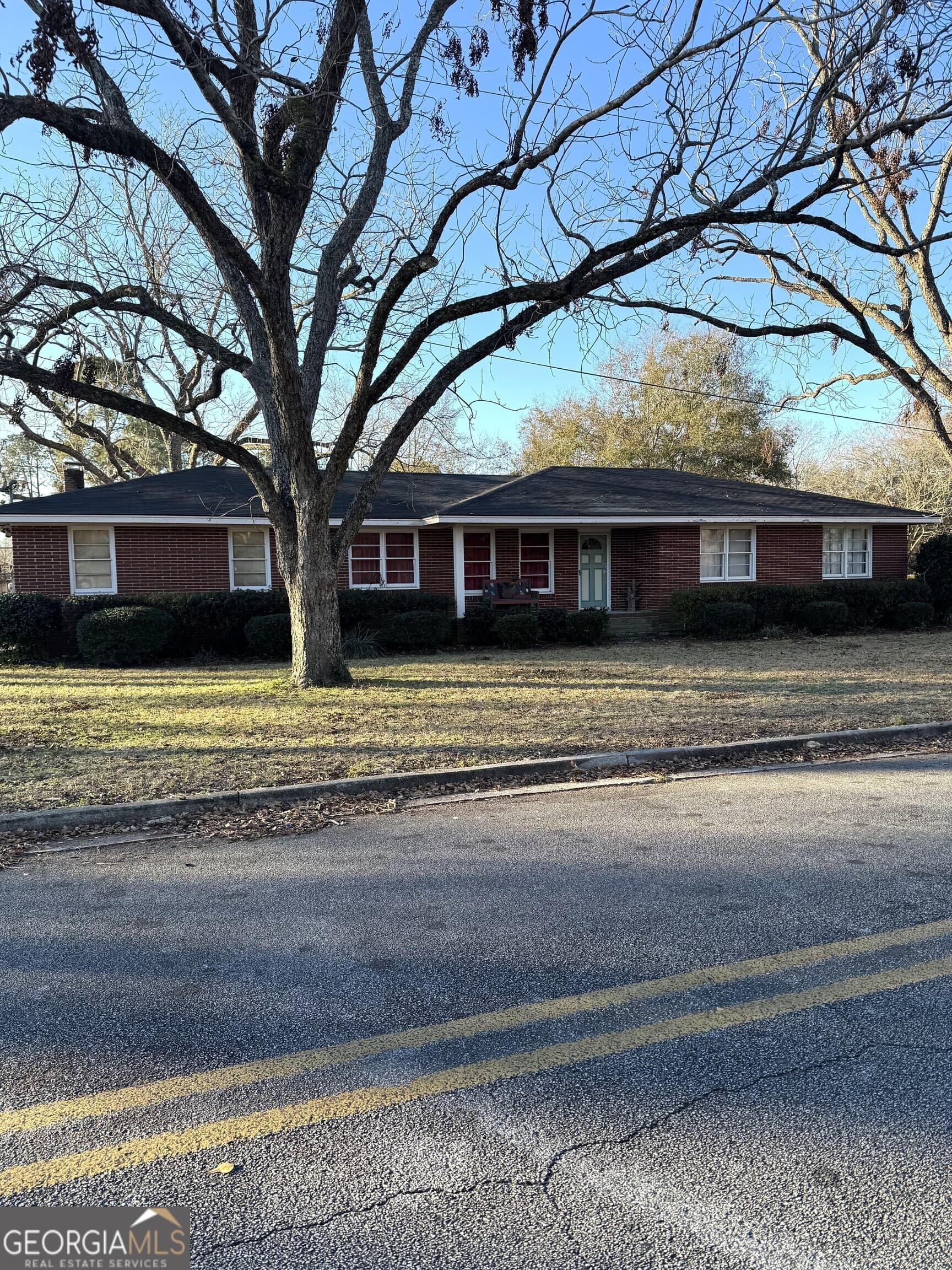 3 bedroom, 2 bathroom, 2,354 sq ft single family residence sold at 606 Park Avenue, Claxton, GA 30417