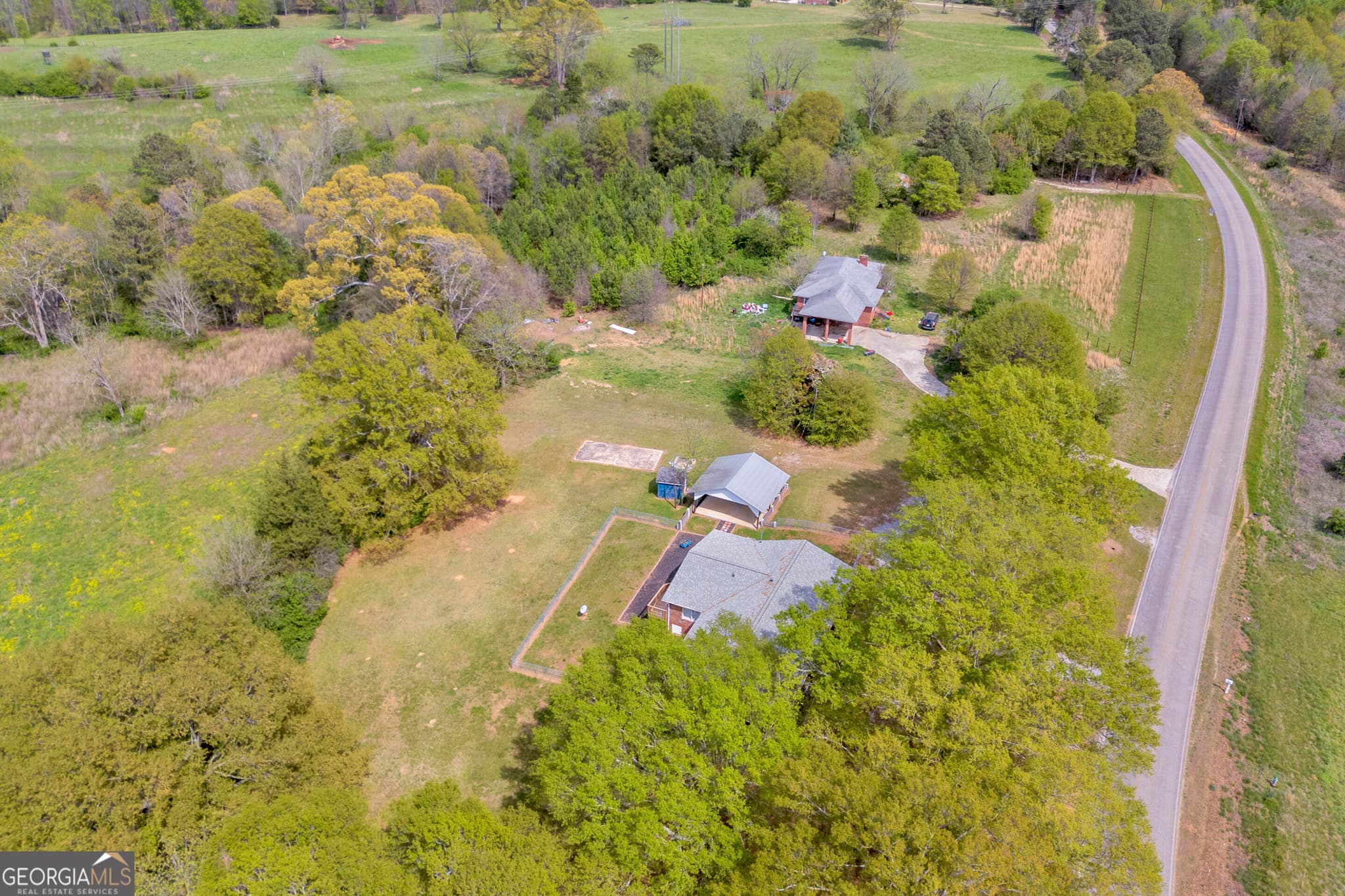 4 bedroom, 3.5 bathroom, 2,388 sq ft single family residence for rent at 450 N Clarks Creek Road, Martin, GA 30557 for $2,500 a month — photo 4
