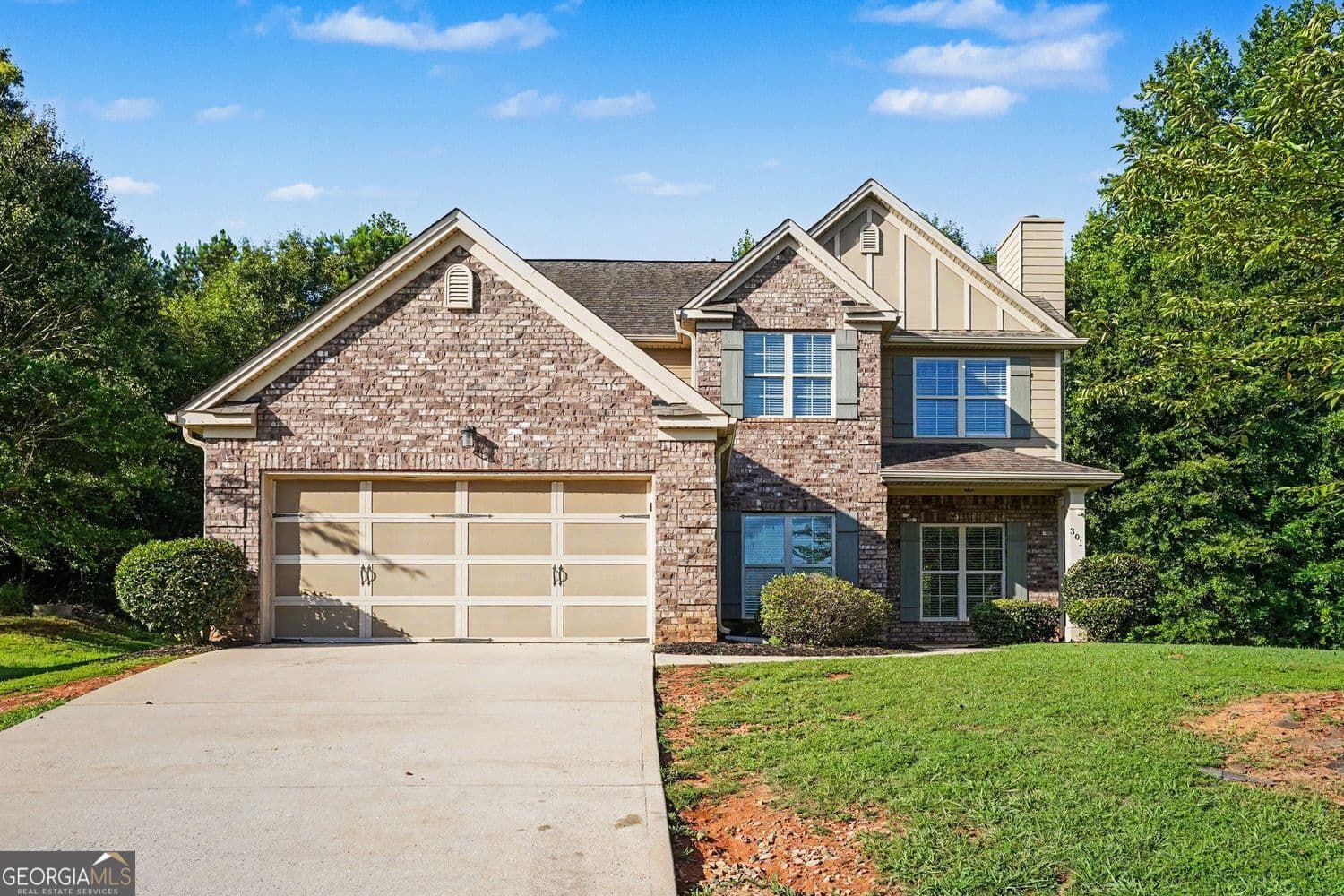4 bedroom, 3 bathroom, 2,594 sq ft single family residence for sale at 301 Shyre Lake Lane, Mcdonough, GA 30253 — photo 2