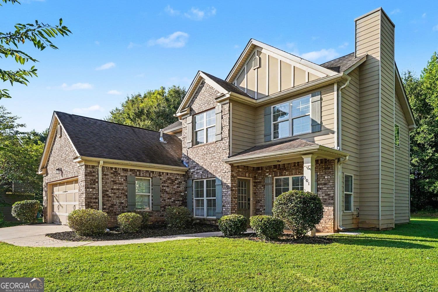 4 bedroom, 3 bathroom, 2,594 sq ft single family residence for sale at 301 Shyre Lake Lane, Mcdonough, GA 30253 — photo 3