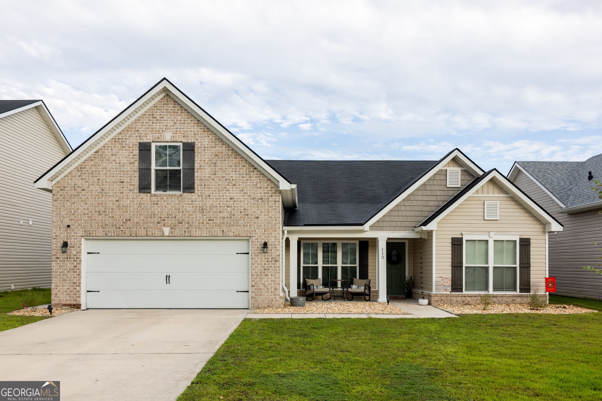 5 bedroom, 3 bathroom, 2,289 sq ft single family residence for sale at 112 Larsen Court, Kingsland, GA 31548 — photo 1 of 34