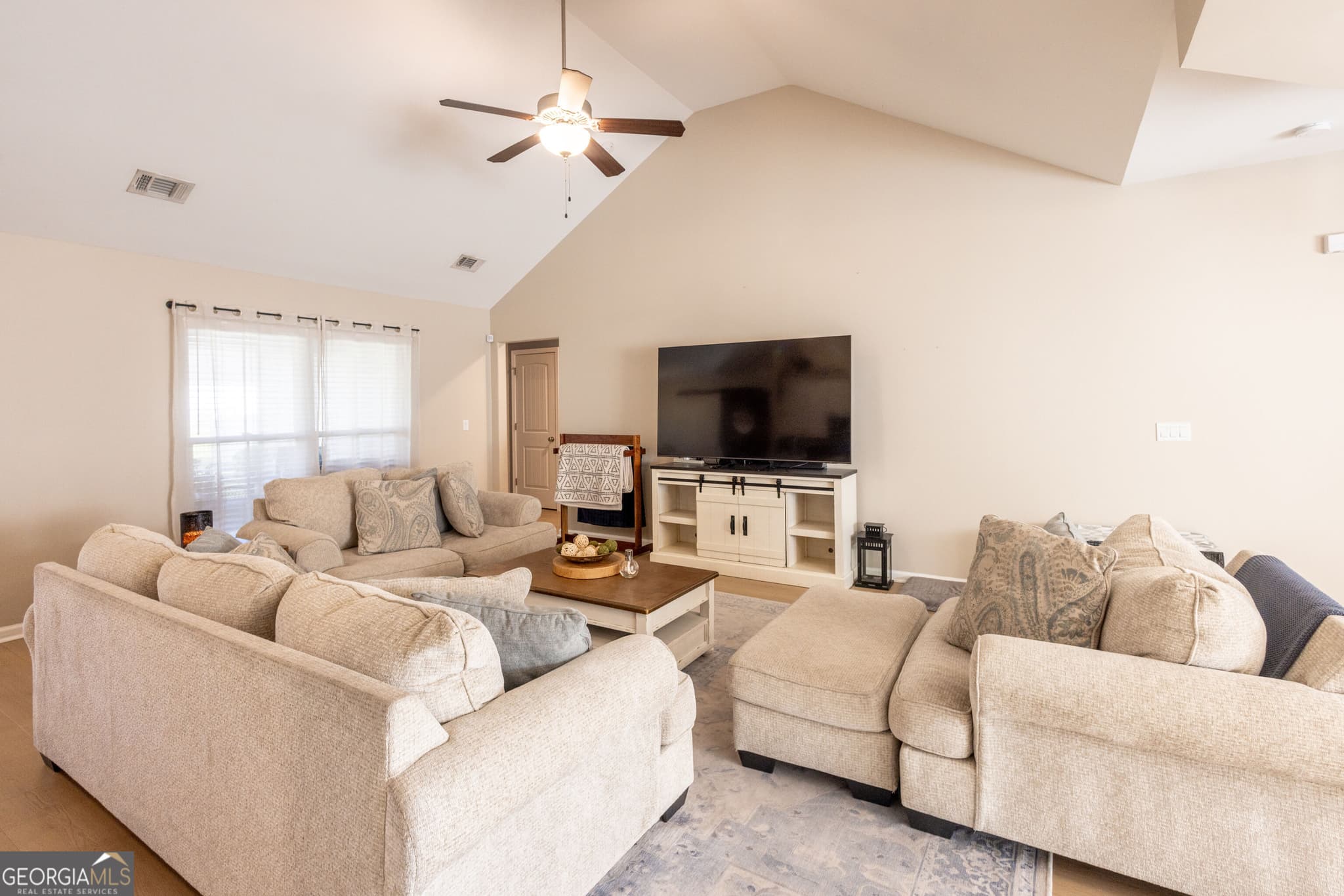 5 bedroom, 3 bathroom, 2,289 sq ft single family residence for sale at 112 Larsen Court, Kingsland, GA 31548 — photo 4
