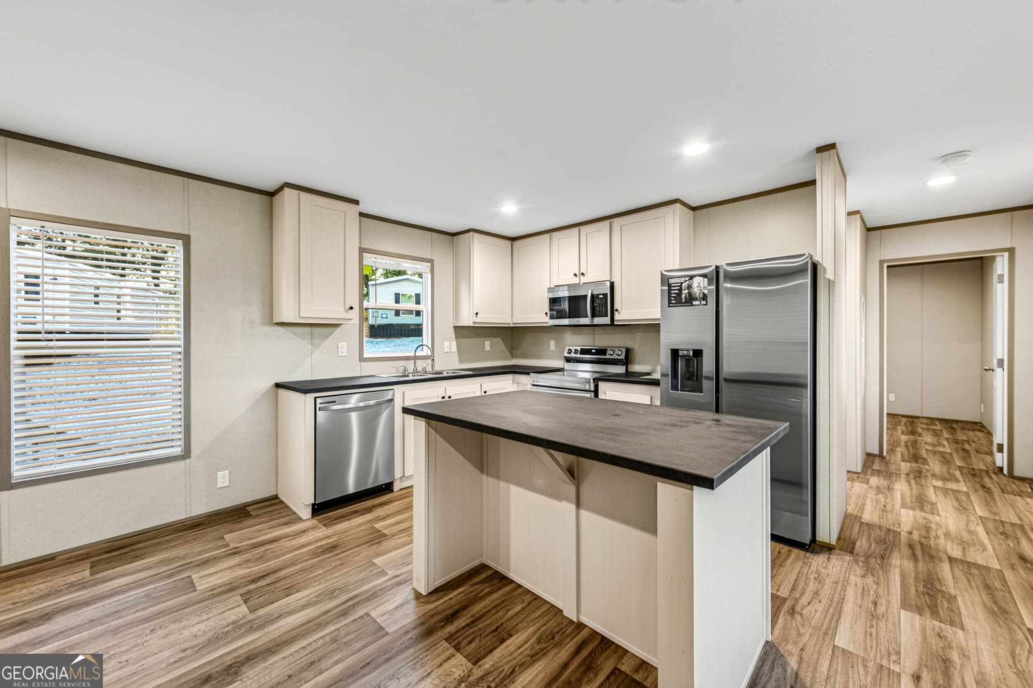 2 bedroom, 2 bathroom, 877 sq ft manufactured home,single family residence for sale at 60 Bennys Drive, Cleveland, GA 30528 — photo 5