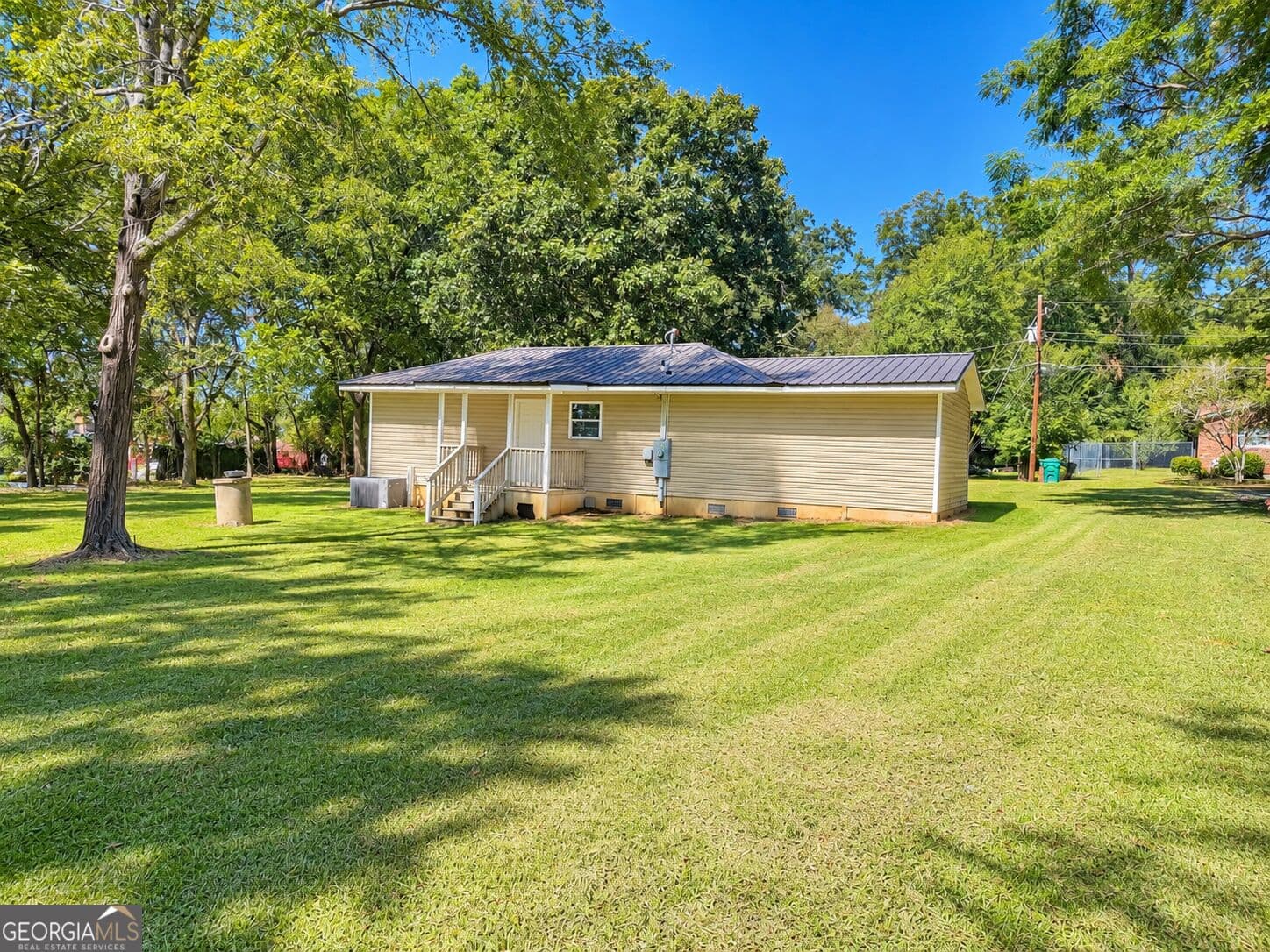 2 bedroom, 1 bathroom, 864 sq ft single family residence for sale at 1230 Harris Street, Milledgeville, GA 31061 — photo 3