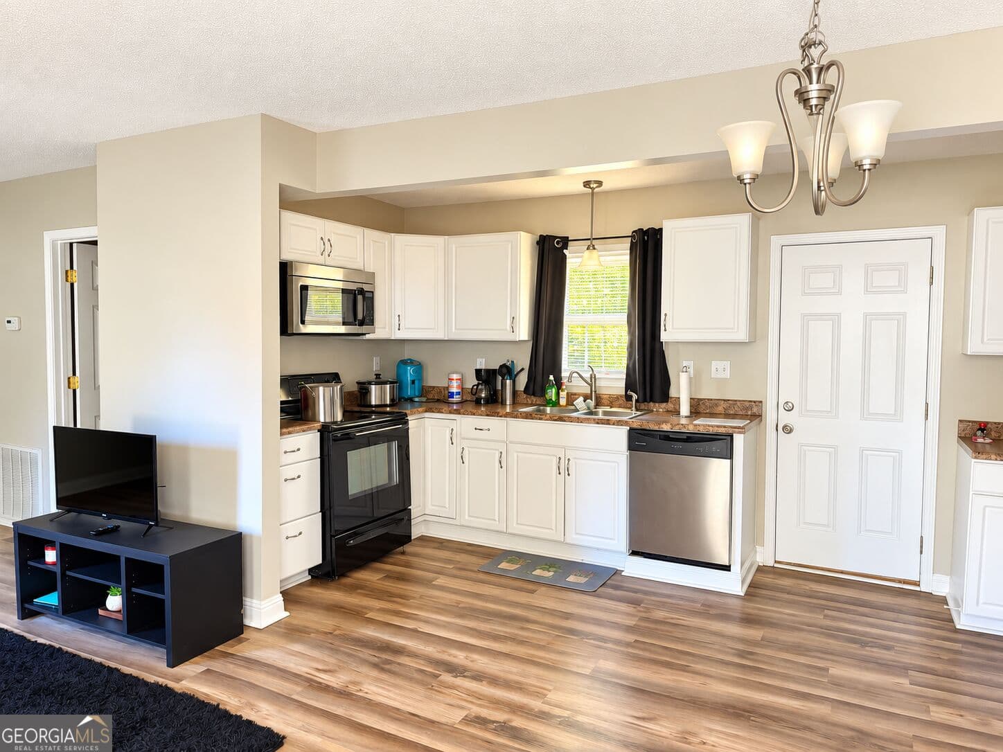 2 bedroom, 1 bathroom, 864 sq ft single family residence for sale at 1230 Harris Street, Milledgeville, GA 31061 — photo 5