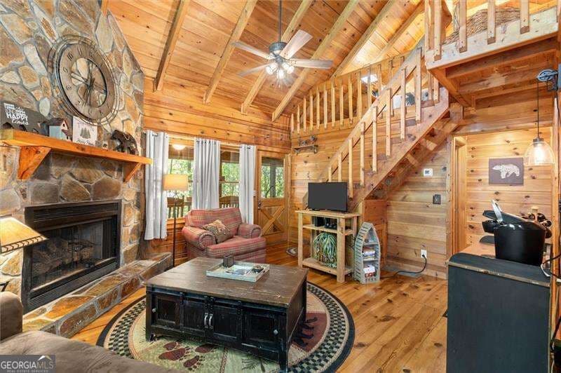 3 bedroom, 1 bathroom, 1,024 sq ft cabin,single family residence for sale at 726 Cherry Lake Drive, Blue Ridge, GA 30513 — photo 3