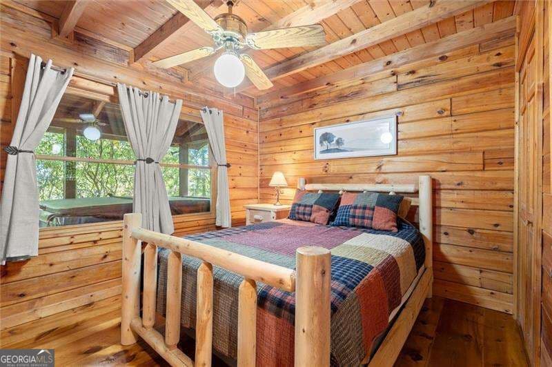 3 bedroom, 1 bathroom, 1,024 sq ft cabin,single family residence for sale at 726 Cherry Lake Drive, Blue Ridge, GA 30513 — photo 5
