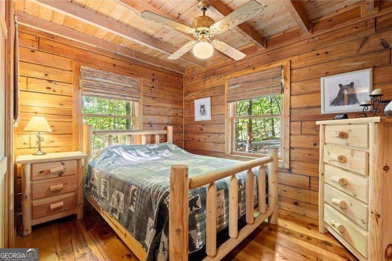 3 bedroom, 1 bathroom, 1,024 sq ft cabin,single family residence for sale at 726 Cherry Lake Drive, Blue Ridge, GA 30513 — photo 4
