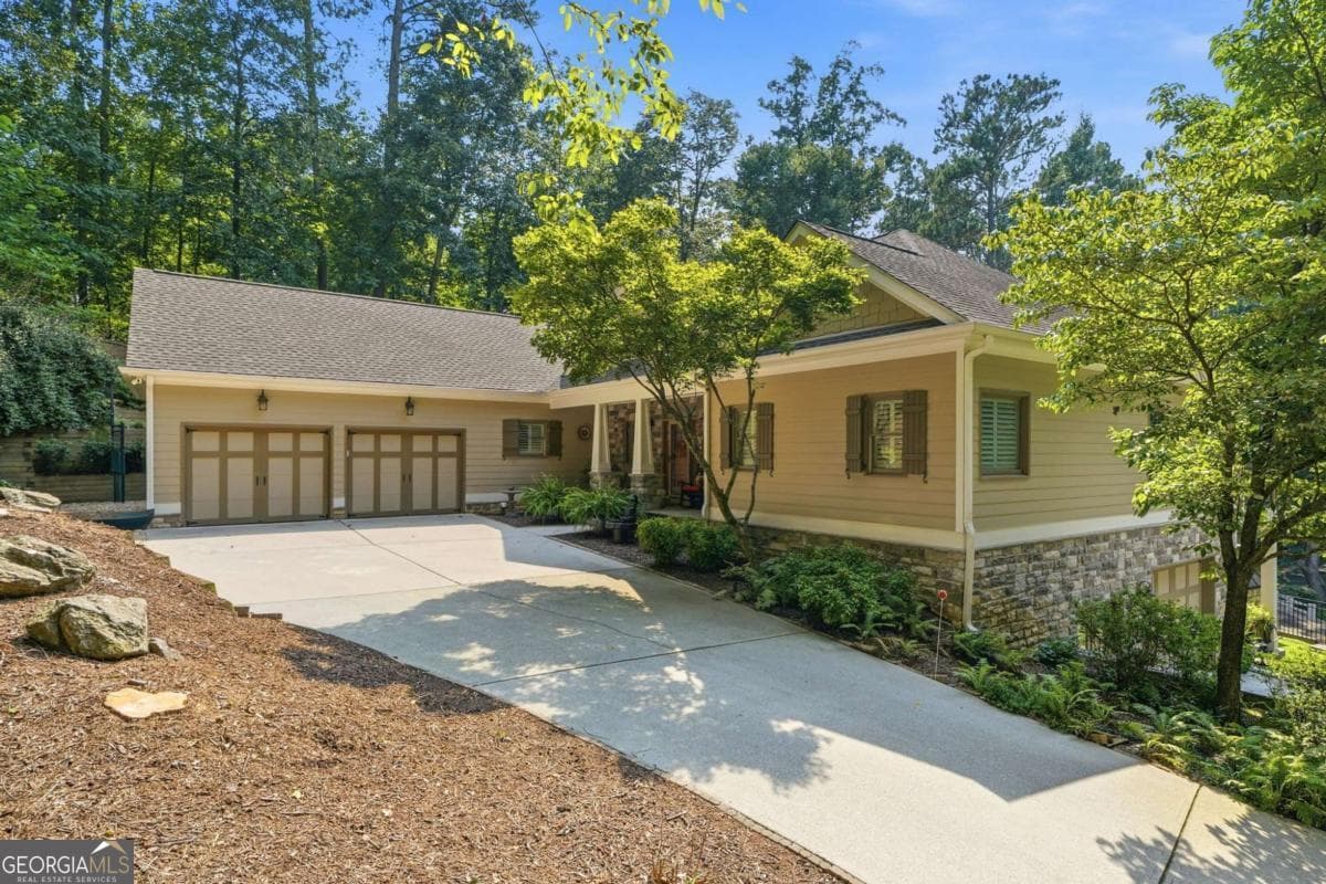 5 bedroom, 3.5 bathroom, 5,558 sq ft single family residence for sale at 1050 Branch Road, Canton, GA 30115 — photo 2