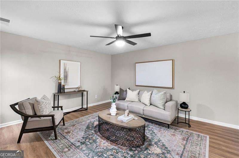 6 bedroom, 3.5 bathroom, 3,876 sq ft single family residence for sale at 5077 Newpark Drive, Acworth, GA 30101 — photo 4