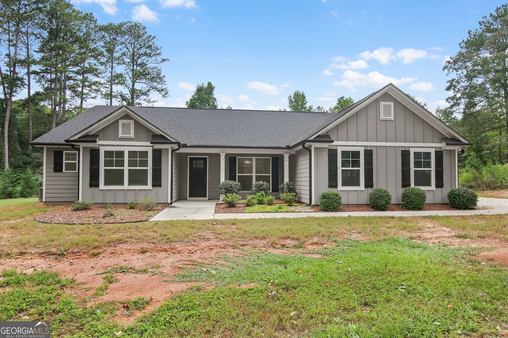 4 bedroom, 3 bathroom, 1,957 sq ft single family residence for sale at 1788 Standing Rock Road, Senoia, GA 30276 — photo 1 of 48