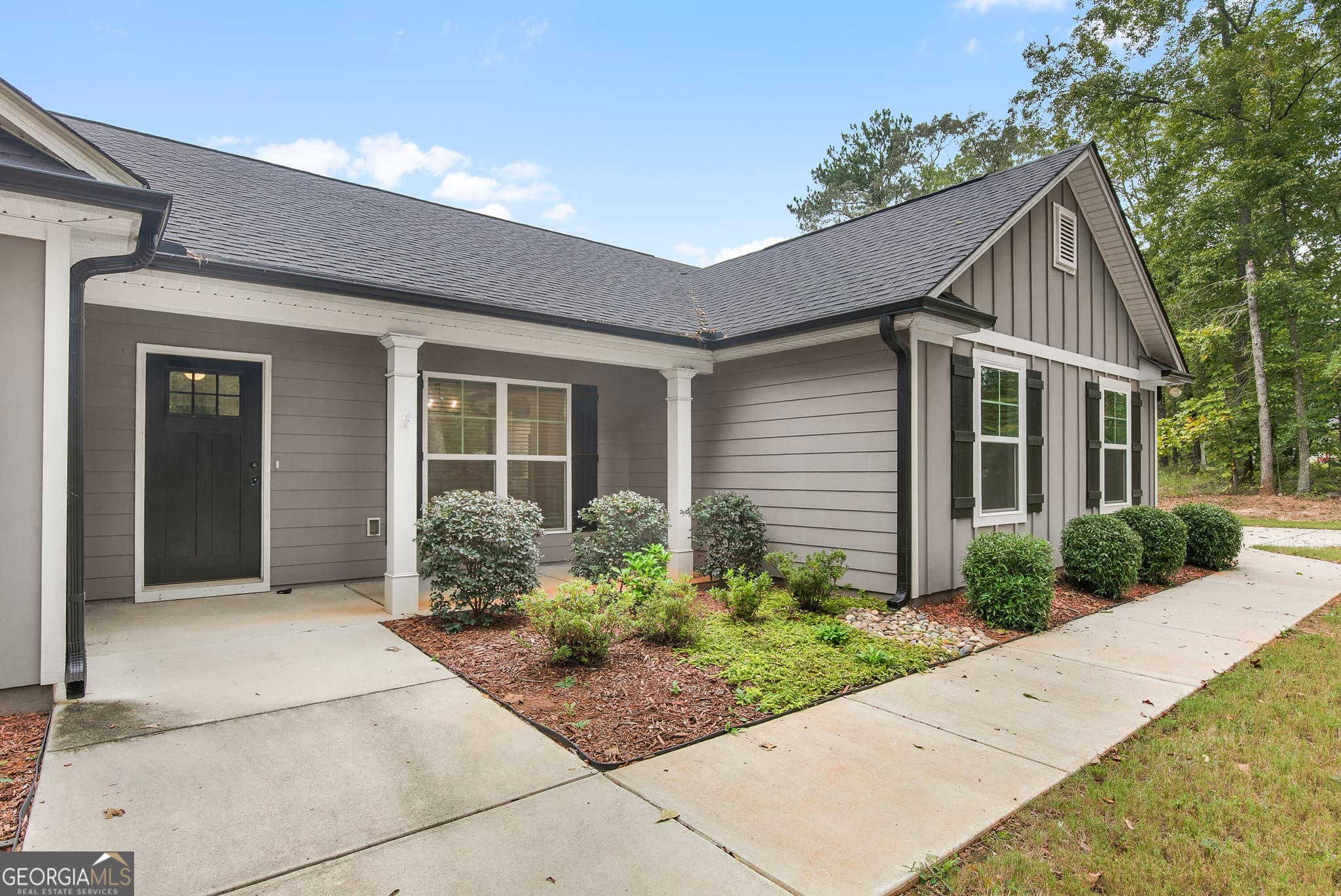 4 bedroom, 3 bathroom, 1,957 sq ft single family residence for sale at 1788 Standing Rock Road, Senoia, GA 30276 — photo 5