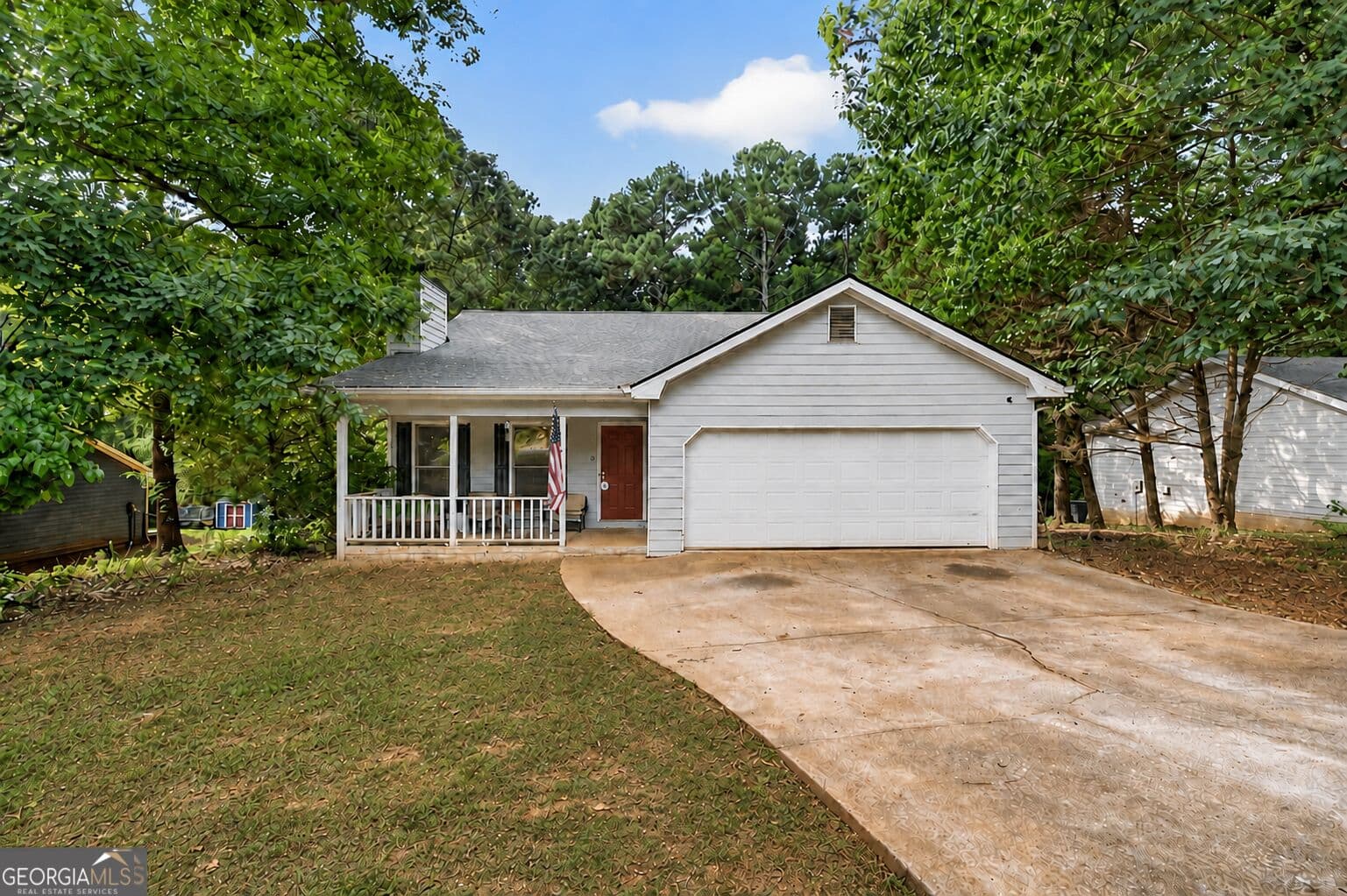 3 bedroom, 2 bathroom, 1,367 sq ft single family residence for sale at 125 Willow Shoals Drive, Covington, GA 30016 — photo 1 of 47