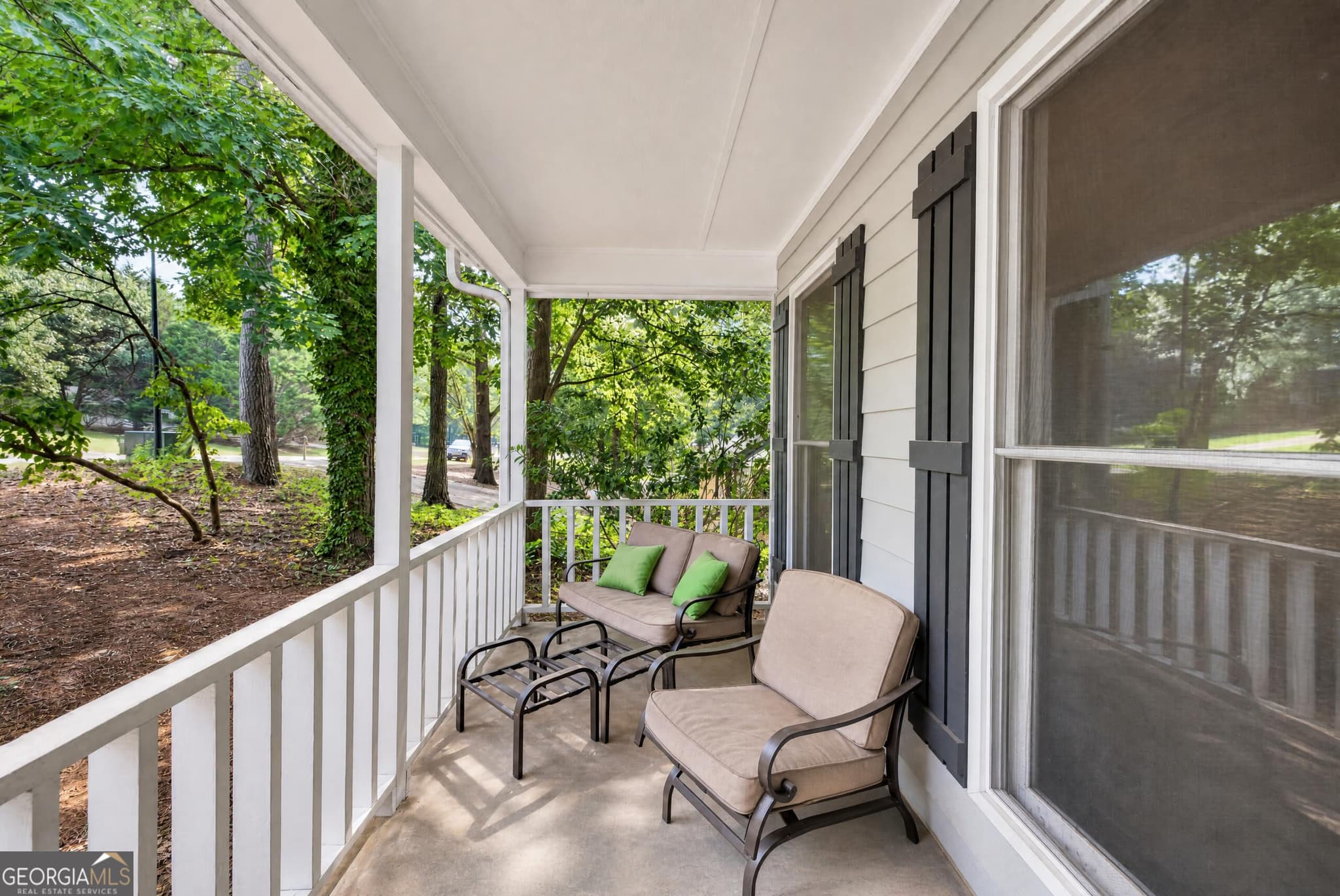 3 bedroom, 2 bathroom, 1,367 sq ft single family residence for sale at 125 Willow Shoals Drive, Covington, GA 30016 — photo 4