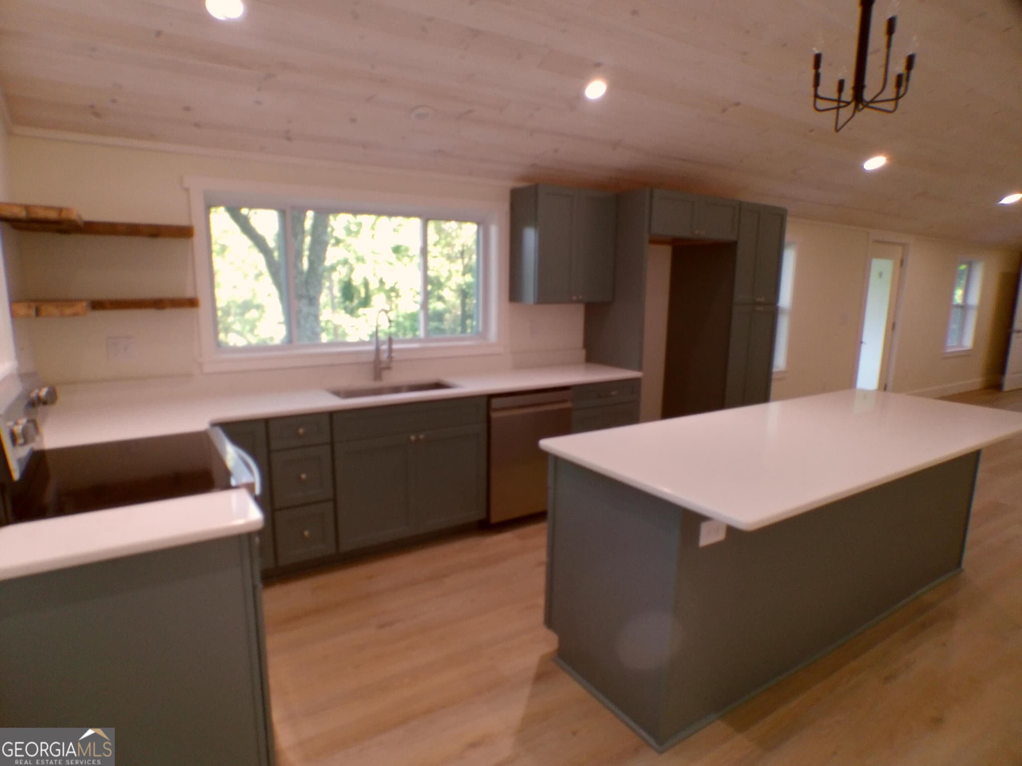 3 bedroom, 2 bathroom, 1,149 sq ft single family residence for sale at 143 Nelson Avenue, Clayton, GA 30525 — photo 4