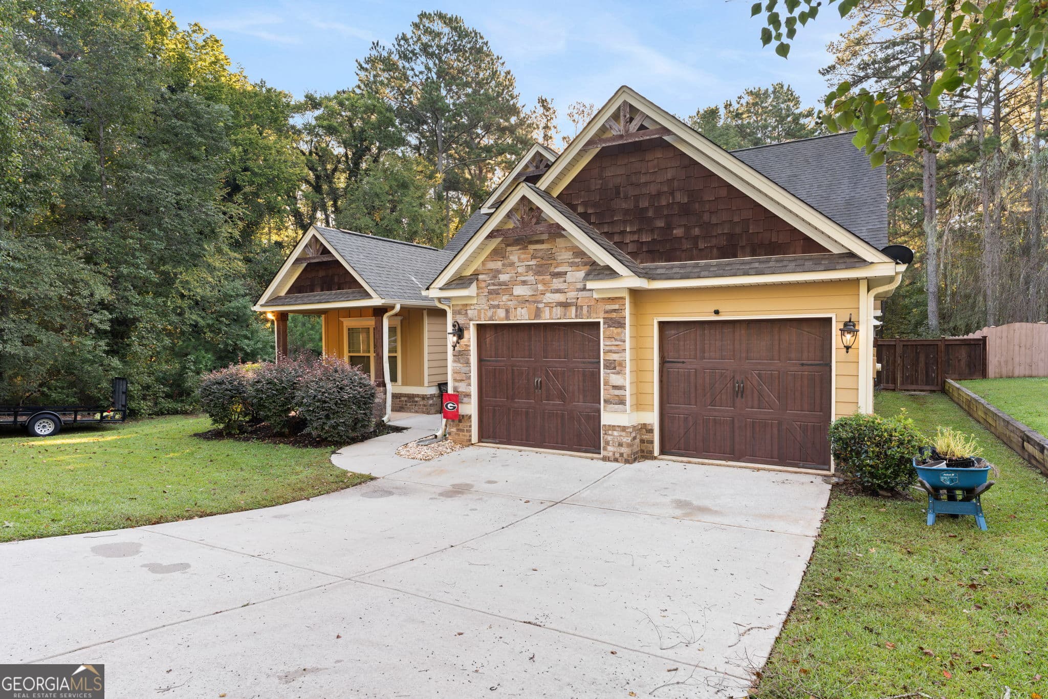 5 bedroom, 3 bathroom, 2,381 sq ft single family residence for sale at 637 Natures Walk, Gray, GA 31032 — photo 2