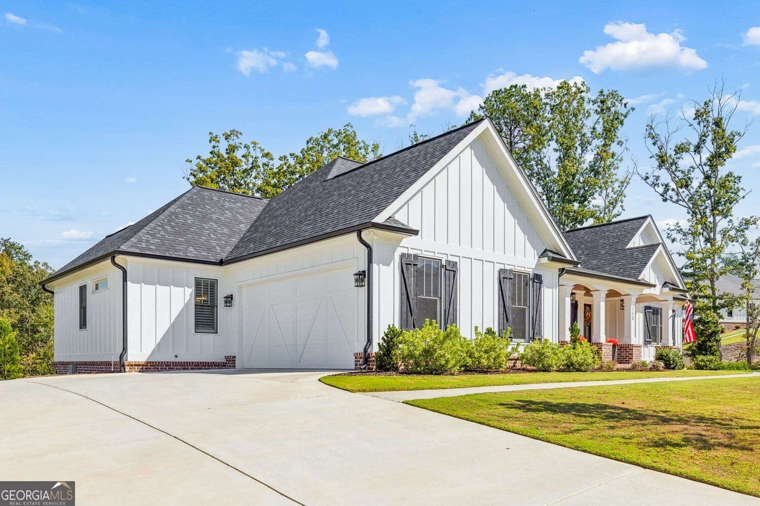 3 bedroom, 2 bathroom, 2,432 sq ft single family residence for sale at 208 Sawyers Farm Drive, Waleska, GA 30183 — photo 3