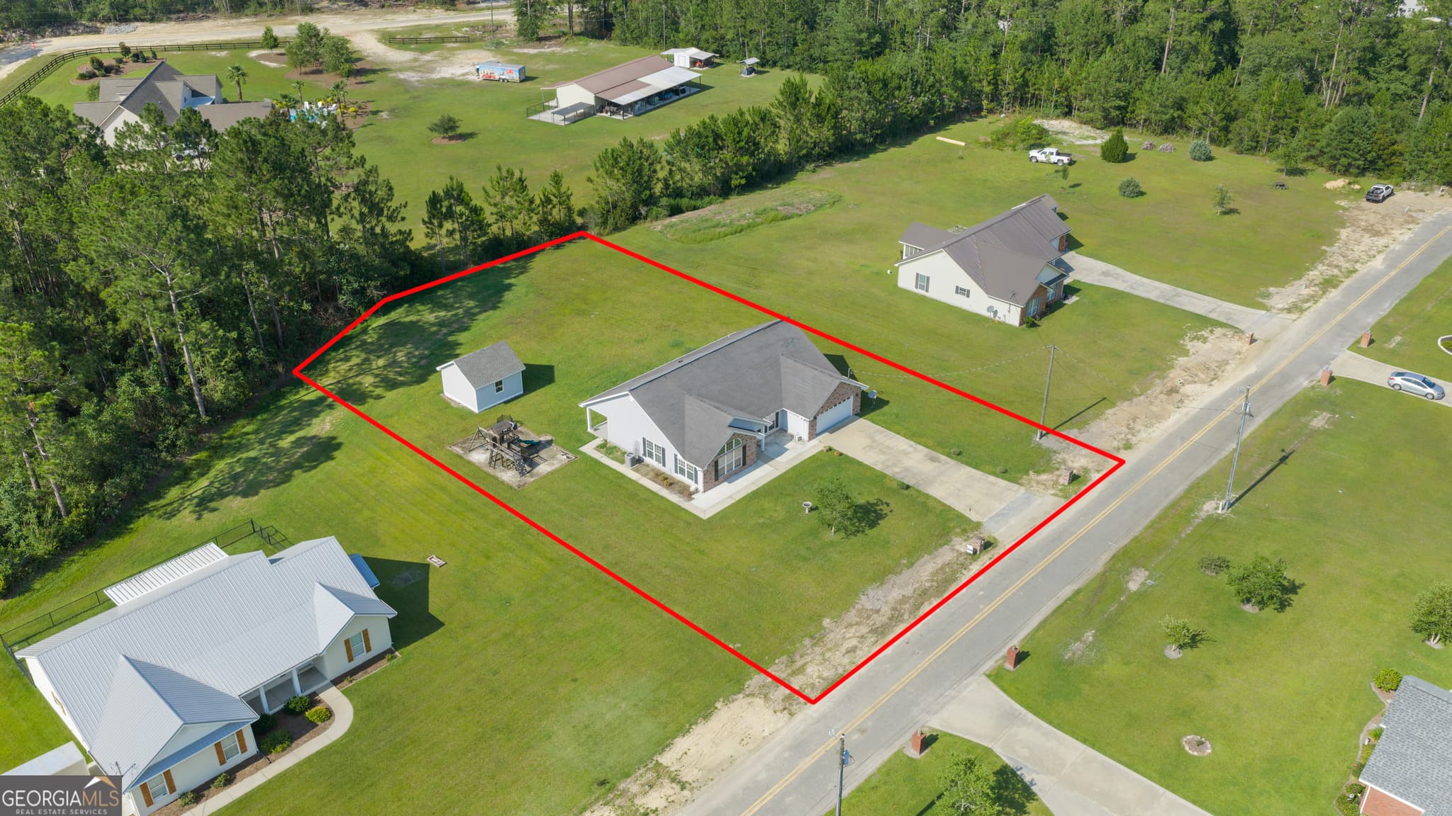 3 bedroom, 2 bathroom, 2,353 sq ft single family residence for sale at 99 Jennifer Lane, Baxley, GA 31513 — photo 2