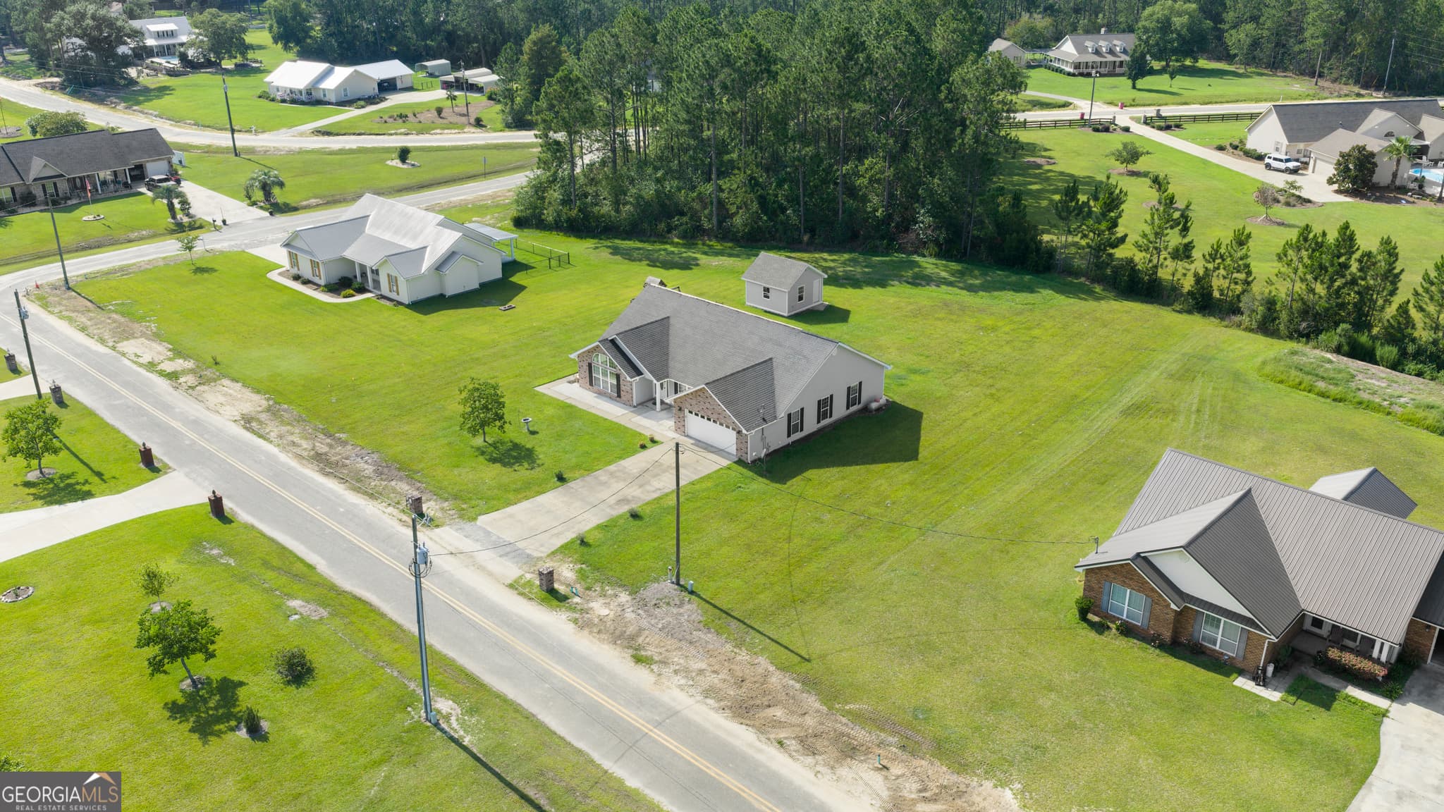 3 bedroom, 2 bathroom, 2,353 sq ft single family residence for sale at 99 Jennifer Lane, Baxley, GA 31513 — photo 6
