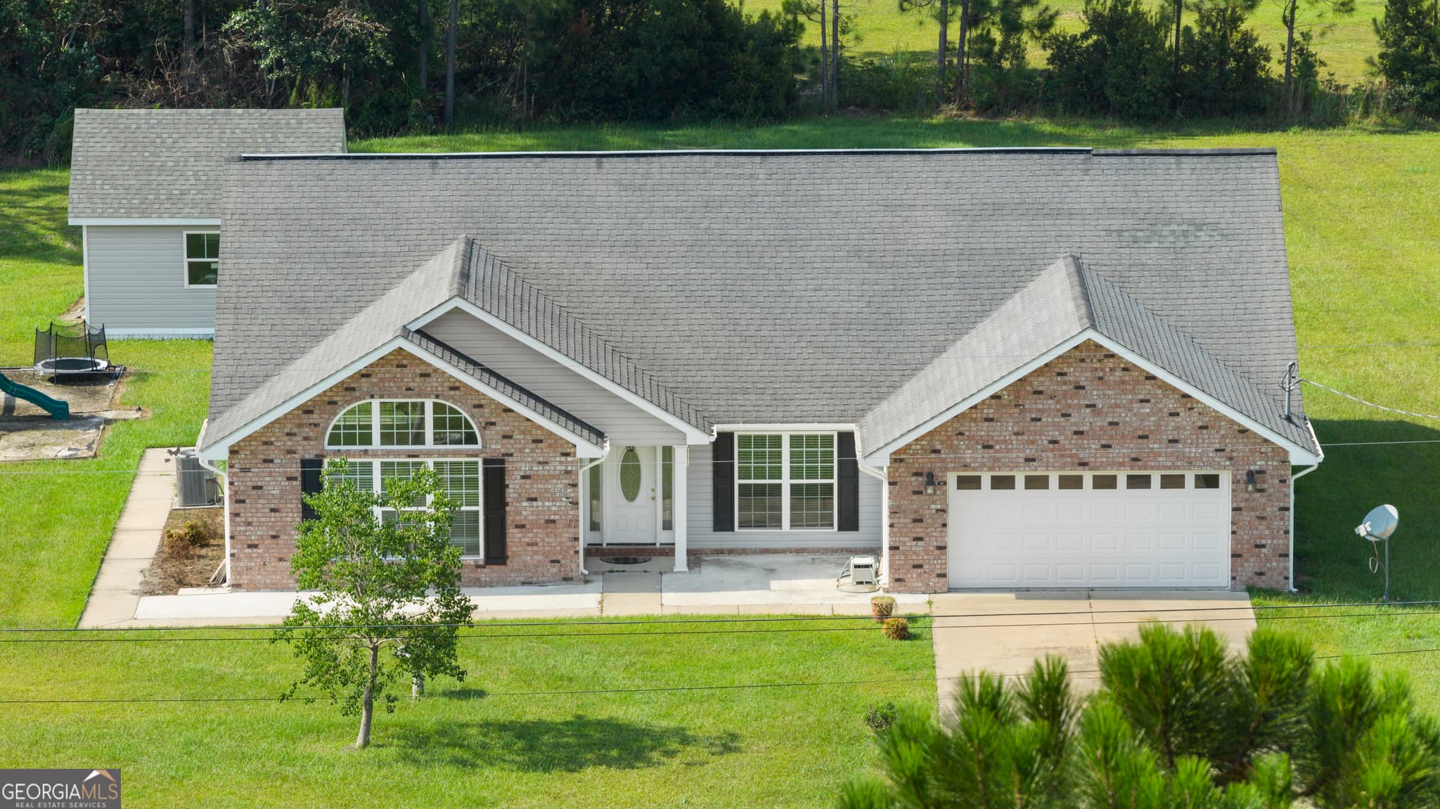 3 bedroom, 2 bathroom, 2,353 sq ft single family residence for sale at 99 Jennifer Lane, Baxley, GA 31513 — photo 3