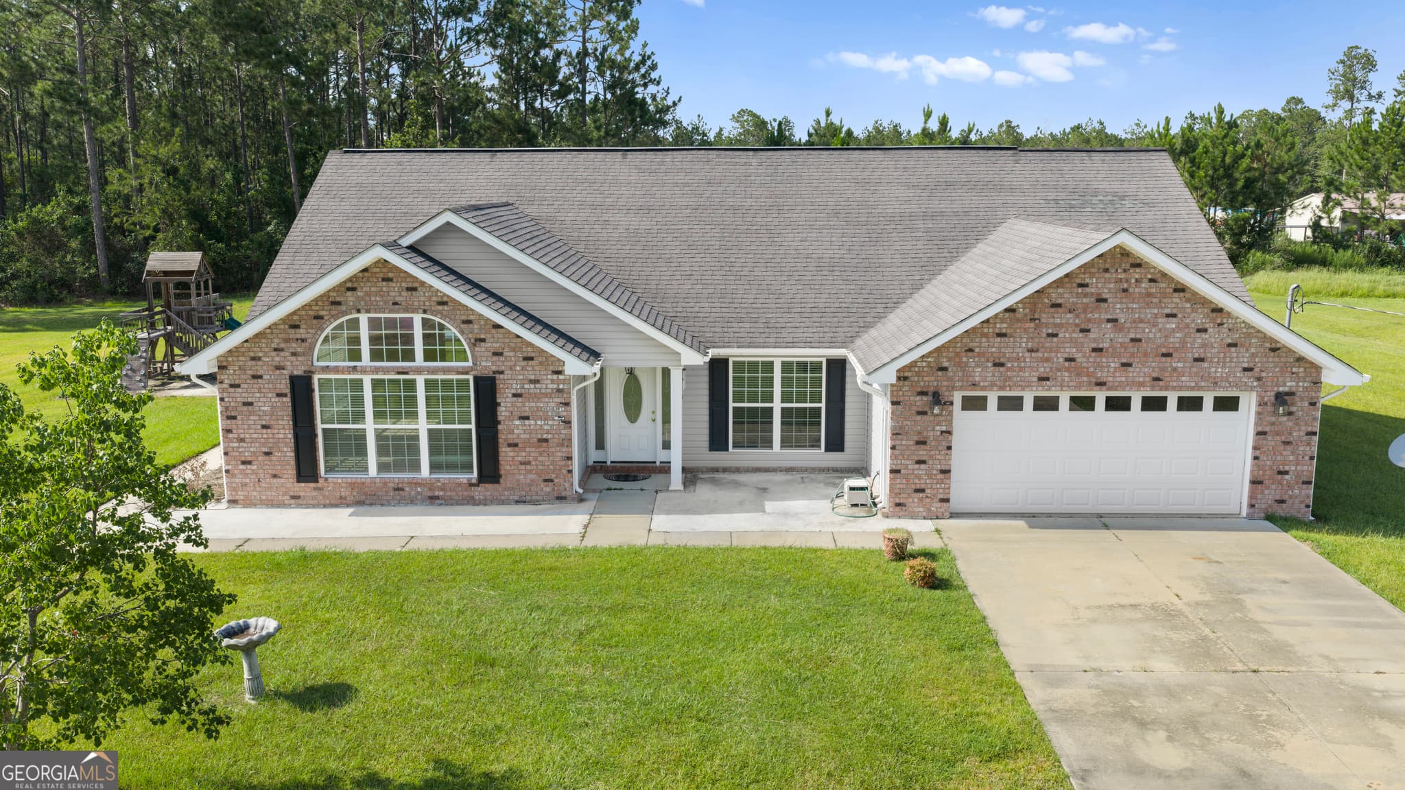 3 bedroom, 2 bathroom, 2,353 sq ft single family residence for sale at 99 Jennifer Lane, Baxley, GA 31513