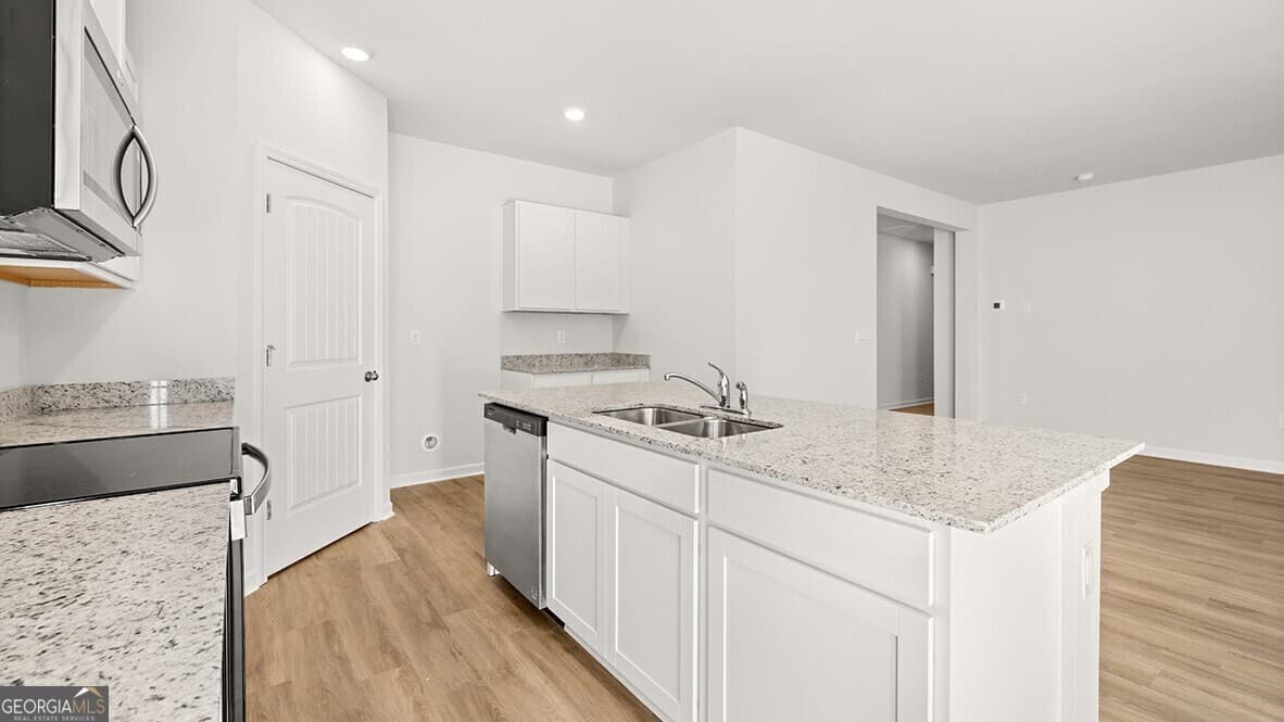 3 bedroom, 2.5 bathroom townhouse for sale at 244 Deerberry Drive, Jasper, GA 30143 — photo 7