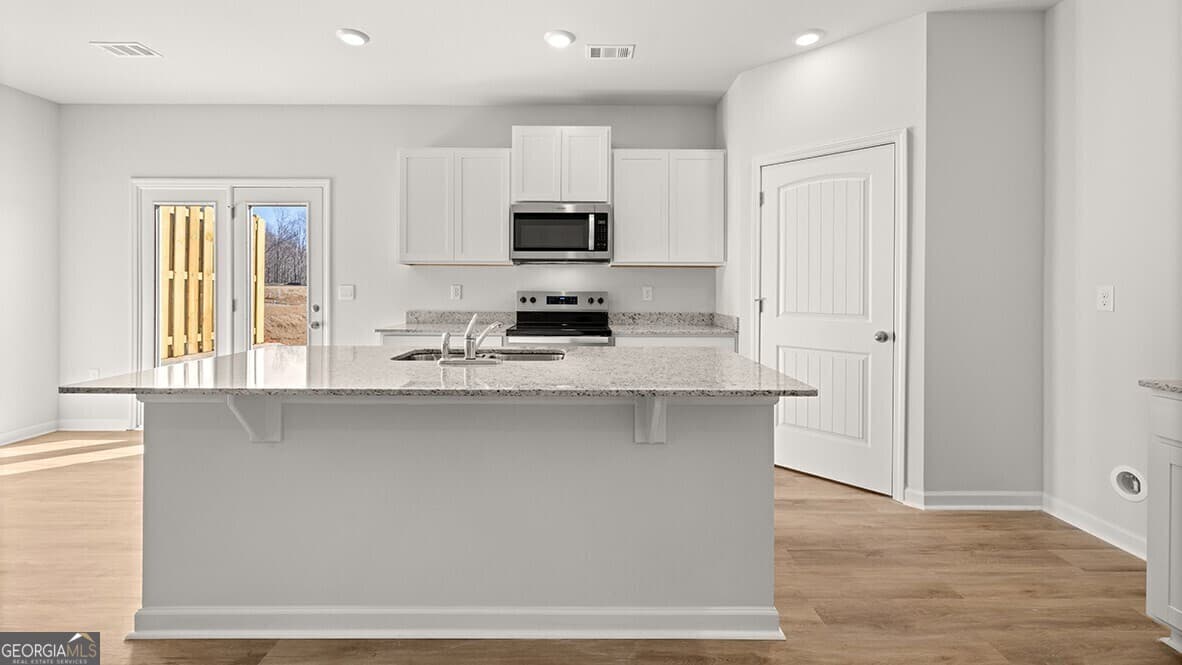 3 bedroom, 2.5 bathroom townhouse for sale at 244 Deerberry Drive, Jasper, GA 30143 — photo 5