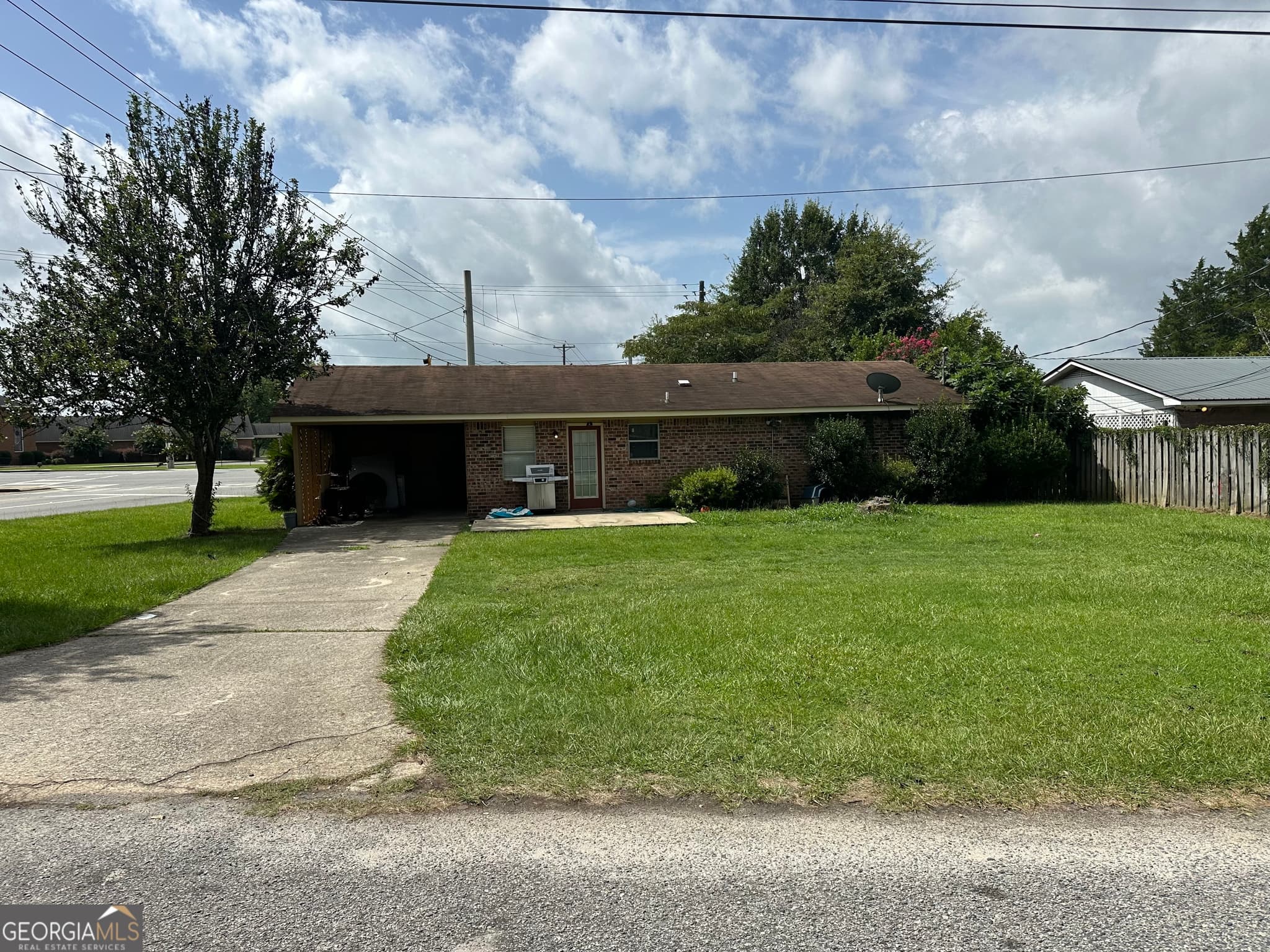 3 bedroom, 1 bathroom, 1,770 sq ft single family residence for sale at 513 E 1st Avenue, Cordele, GA 31015 — photo 4