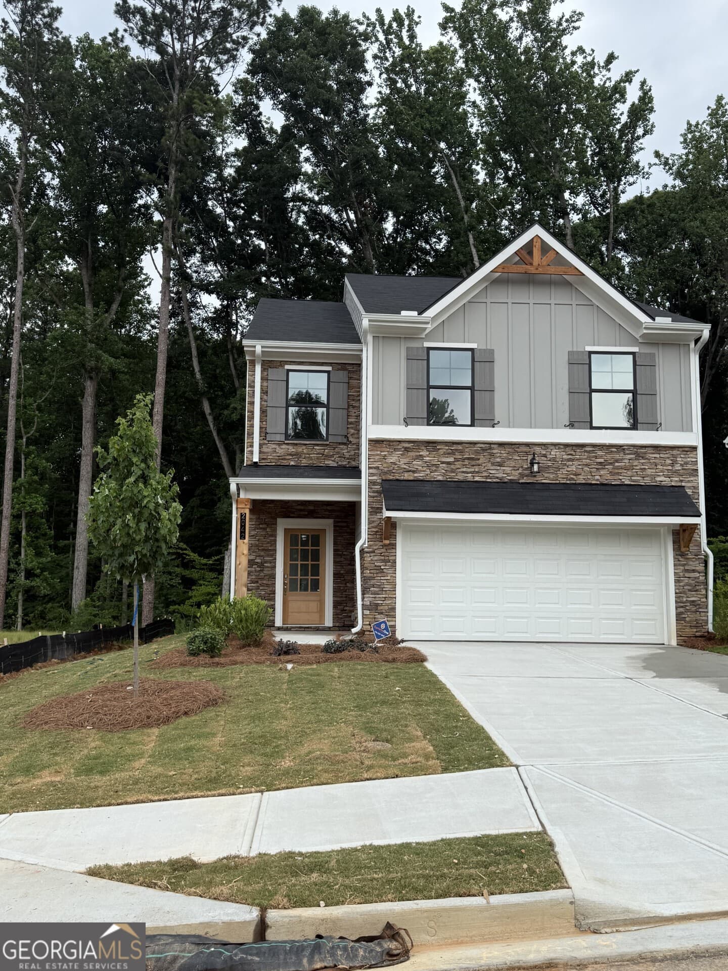 4 bedroom, 2.5 bathroom, 1,912 sq ft single family residence for sale at 2042 Linda Drive, Mableton, GA 30126 — photo 1 of 18