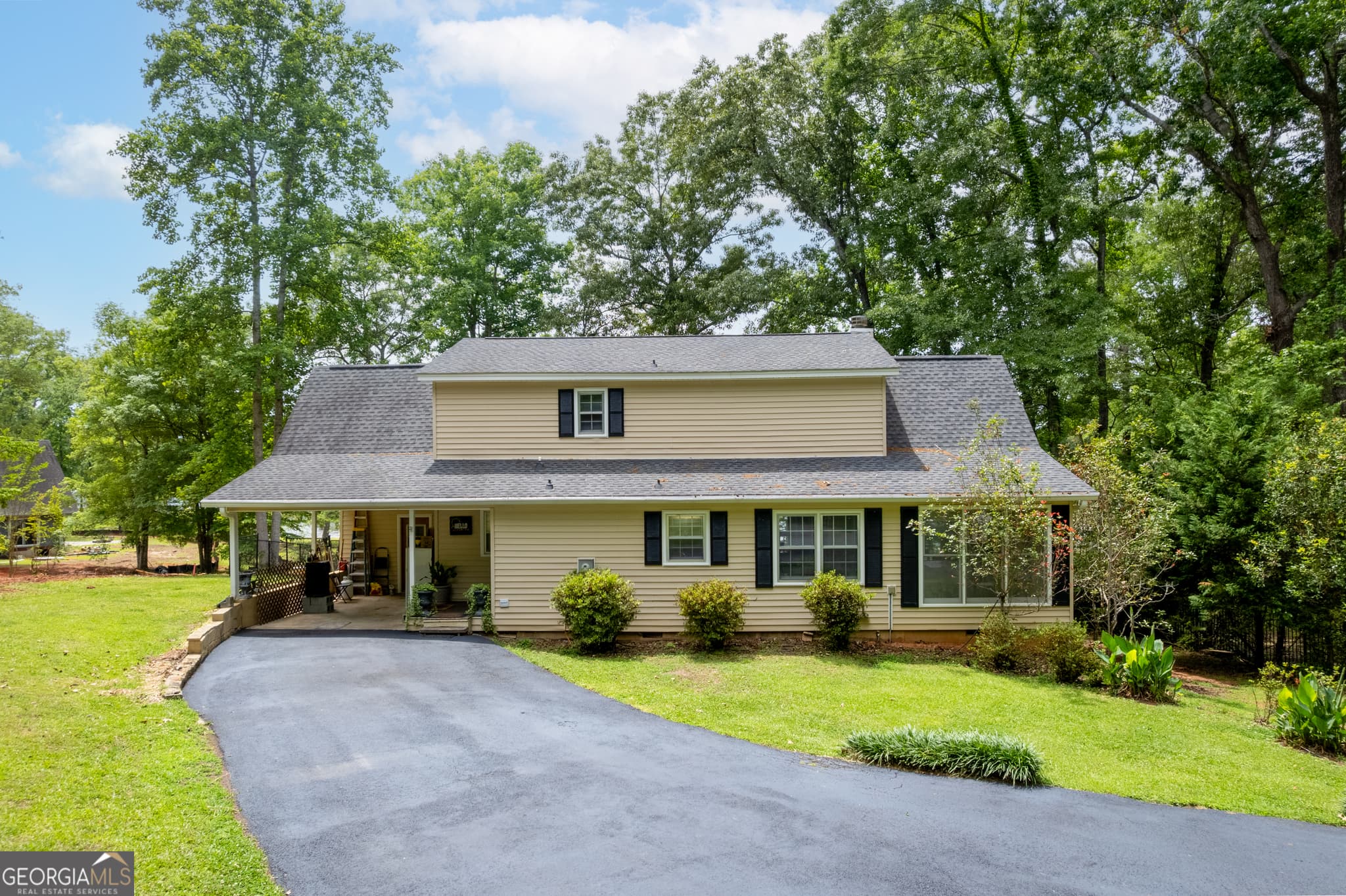 3 bedroom, 2 bathroom, 2,112 sq ft single family residence for sale at 142 Tanglewood Court, Eatonton, GA 31024 — photo 5
