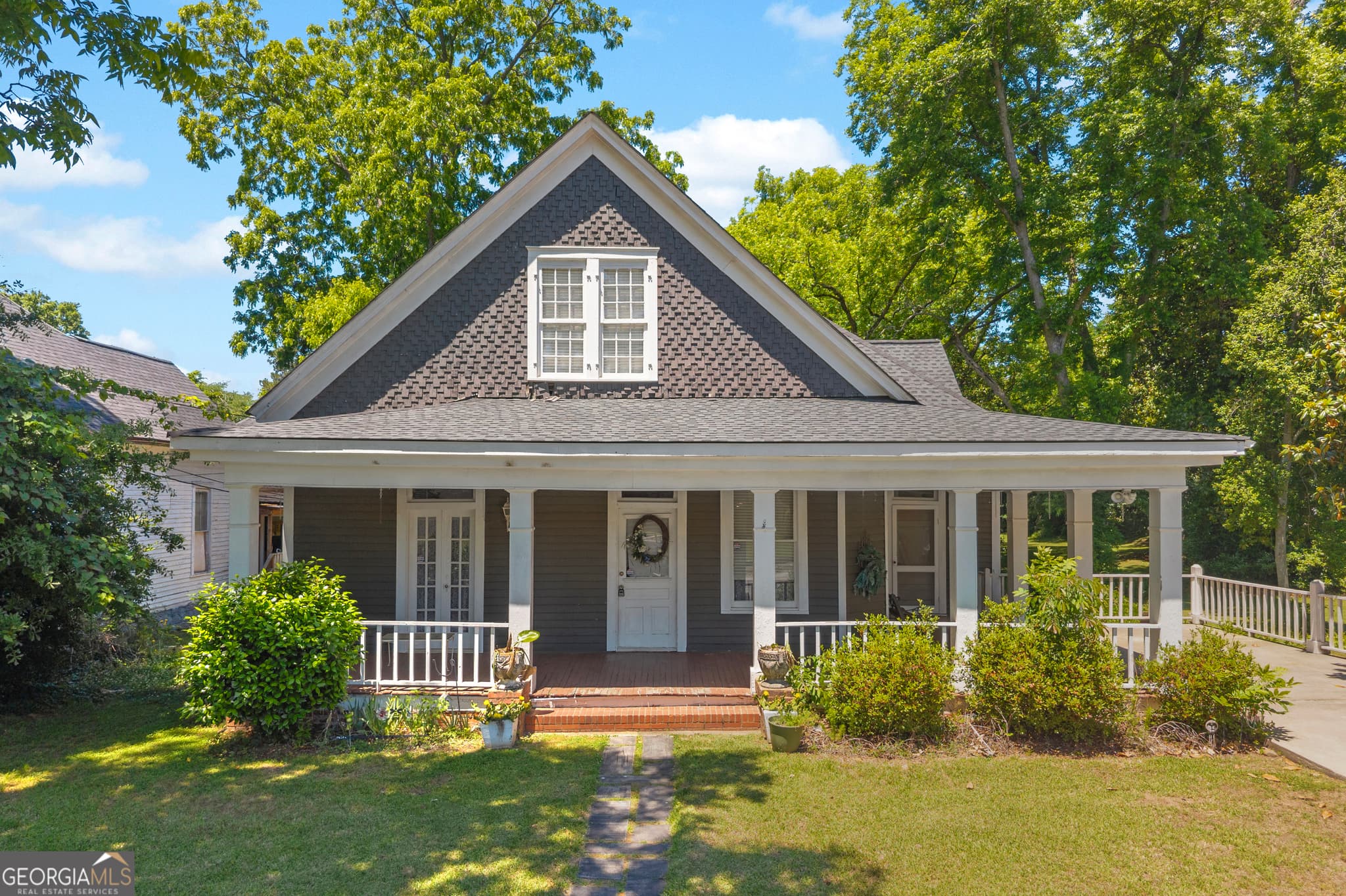 3 bedroom, 2.5 bathroom, 2,204 sq ft single family residence for sale at 170 S Mcintosh Street, Elberton, GA 30635 — photo 1 of 58