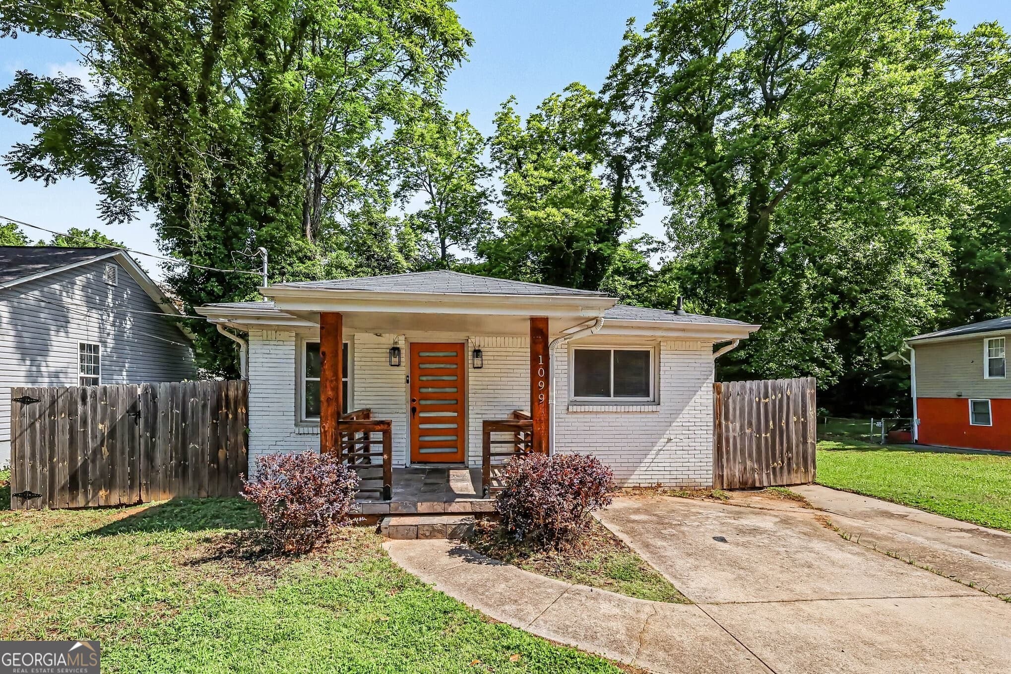 3 bedroom, 1 bathroom, 1,050 sq ft single family residence sold at 1099 Harwell Street, Atlanta, GA 30314