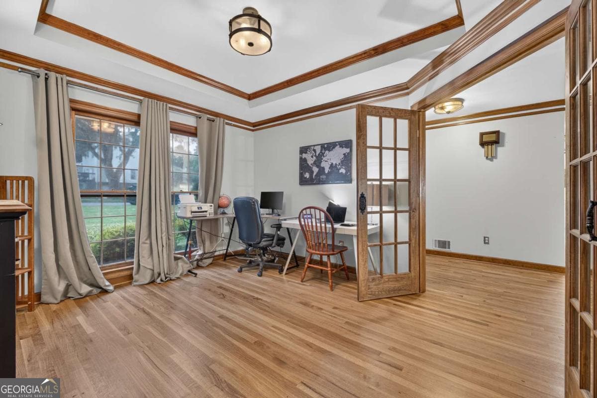 4 bedroom, 3 bathroom, 3,336 sq ft single family residence for sale at 1105 Secret Cove Drive, Sugar Hill, GA 30518 — photo 4
