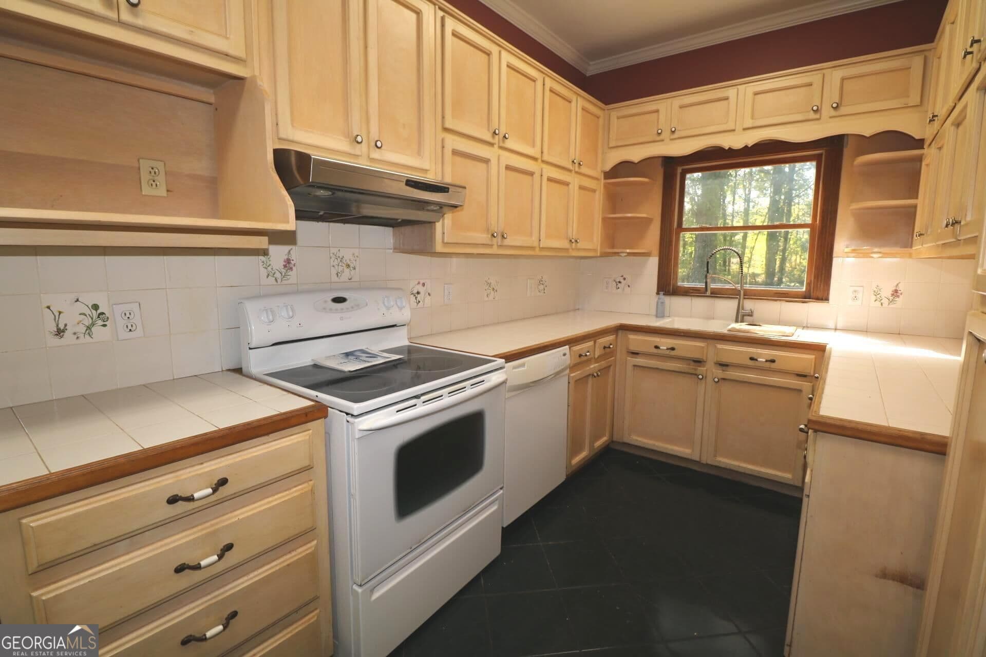 4 bedroom, 2 bathroom, 3,594 sq ft single family residence for sale at 351 Mundys Mill Road, Jonesboro, GA 30238 — photo 5