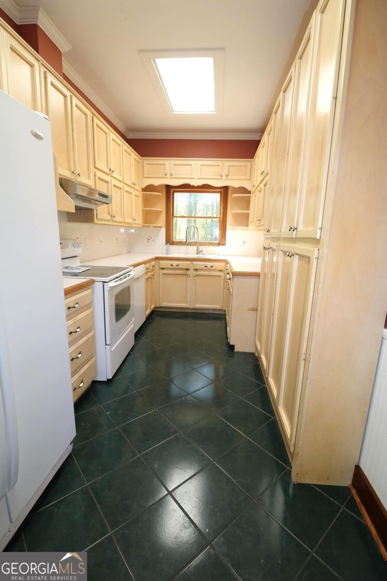 4 bedroom, 2 bathroom, 3,594 sq ft single family residence for sale at 351 Mundys Mill Road, Jonesboro, GA 30238 — photo 4