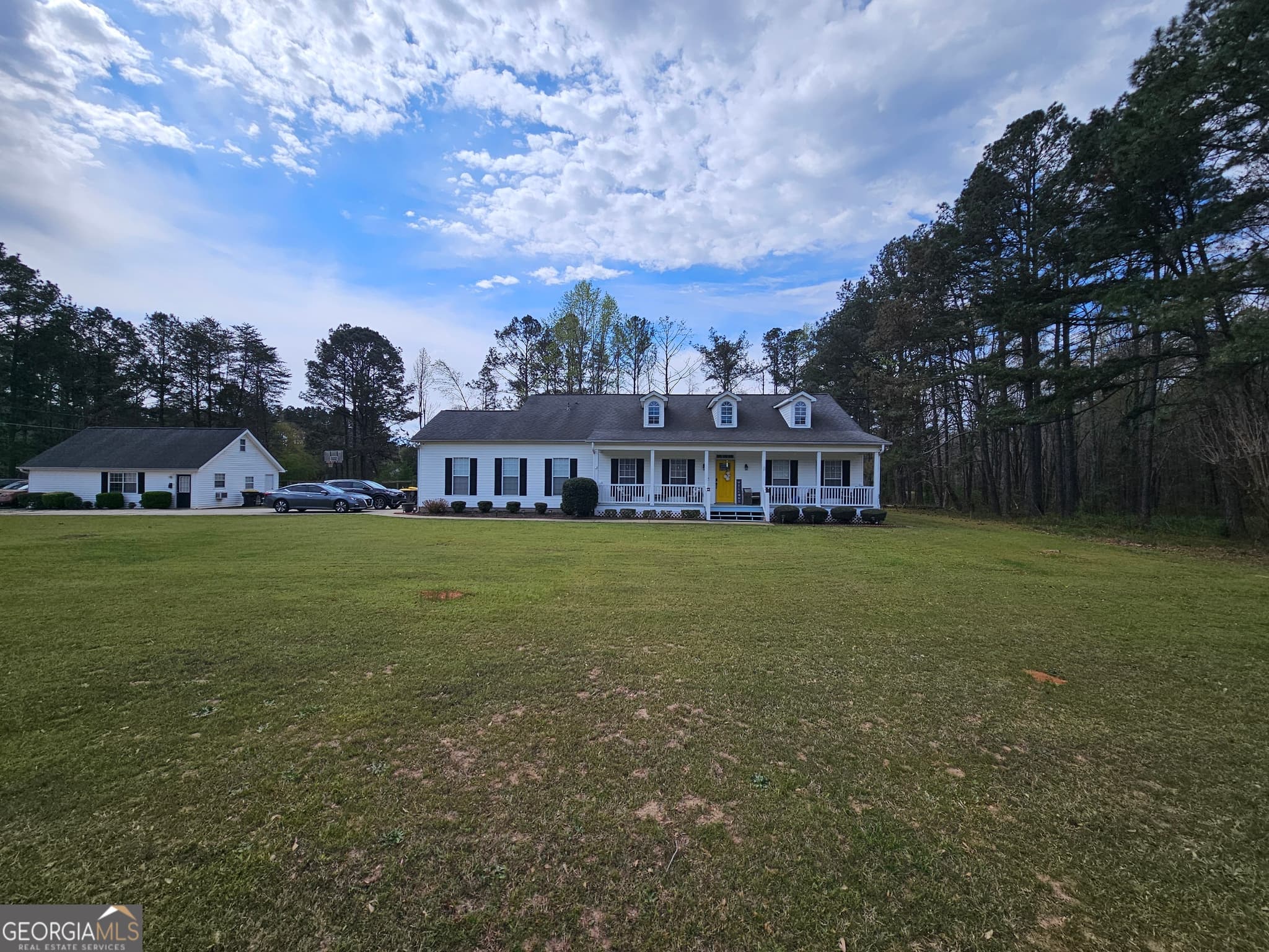 7 bedroom, 4 bathroom, 3,984 sq ft single family residence for sale at 17 Goodwyn Road, Newnan, GA 30265 — photo 3