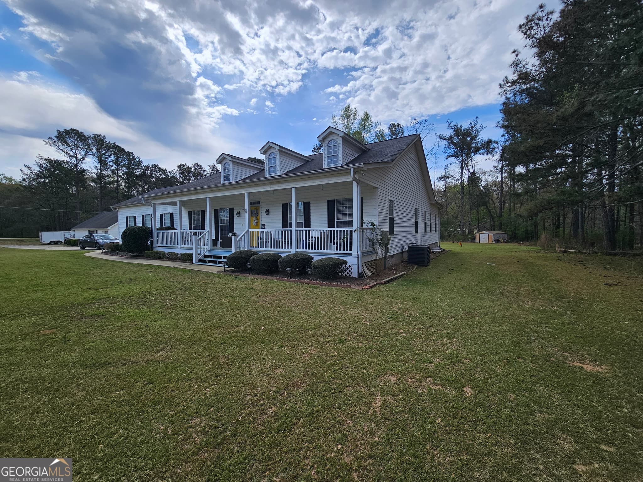 7 bedroom, 4 bathroom, 3,984 sq ft single family residence for sale at 17 Goodwyn Road, Newnan, GA 30265 — photo 4